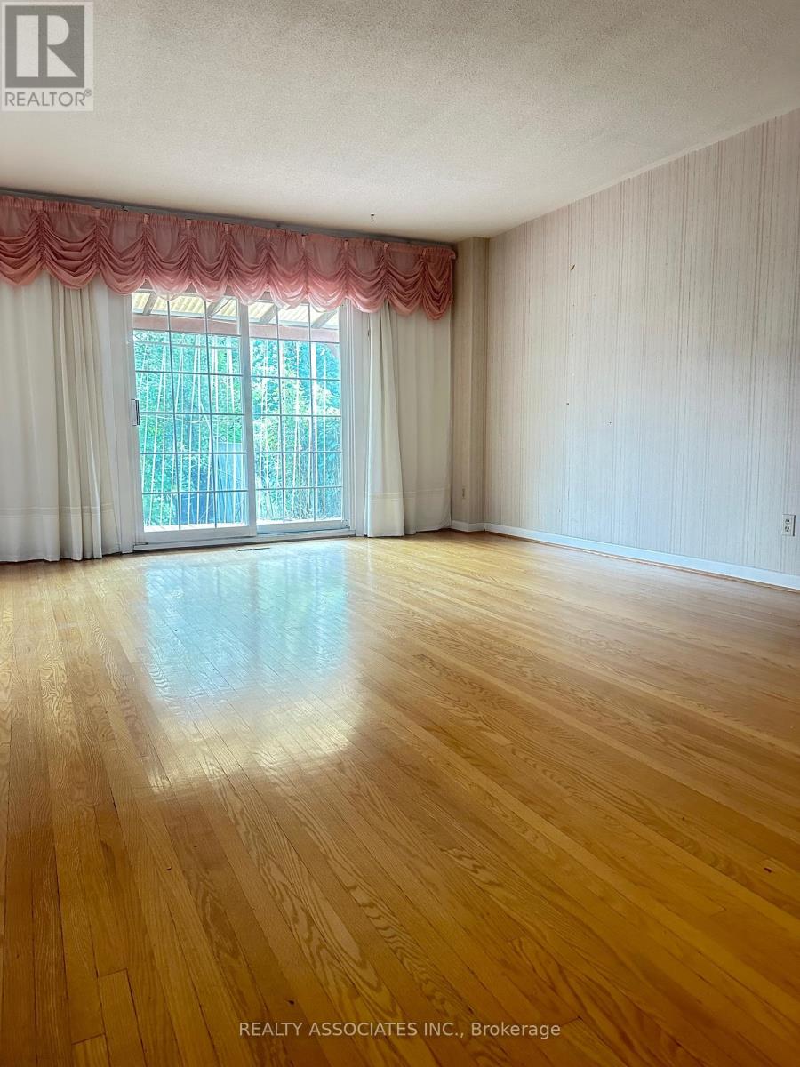117 Crockamhill Drive, Toronto, Ontario  M1S 2L2 - Photo 3 - E12446318