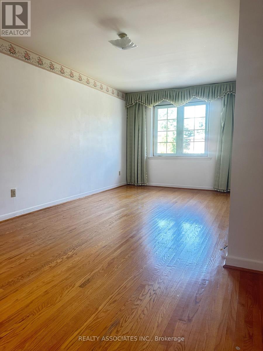 117 Crockamhill Drive, Toronto, Ontario  M1S 2L2 - Photo 7 - E12446318