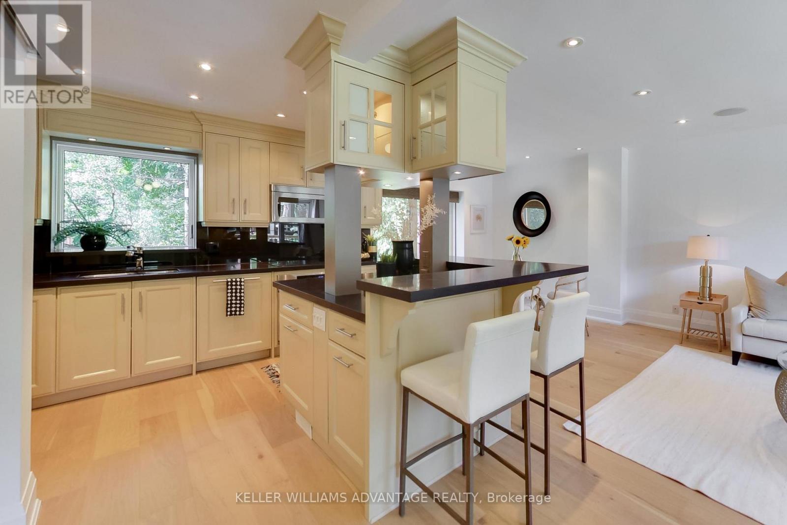 28 Avalon Boulevard, Toronto, Ontario  M1N 3J2 - Photo 4 - E12446357