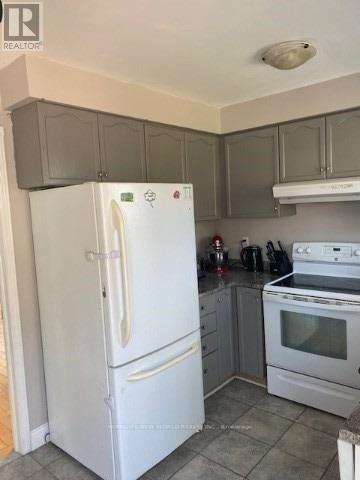 61 Hartrick Place, Whitby, Ontario  L1R 2C2 - Photo 4 - E12446396