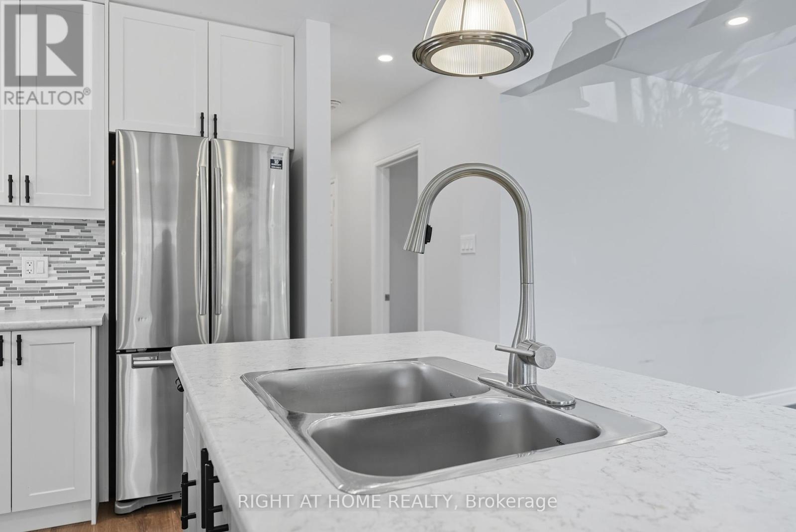 340 Grandview Street S, Oshawa, Ontario  L1H 7C7 - Photo 13 - E12446426