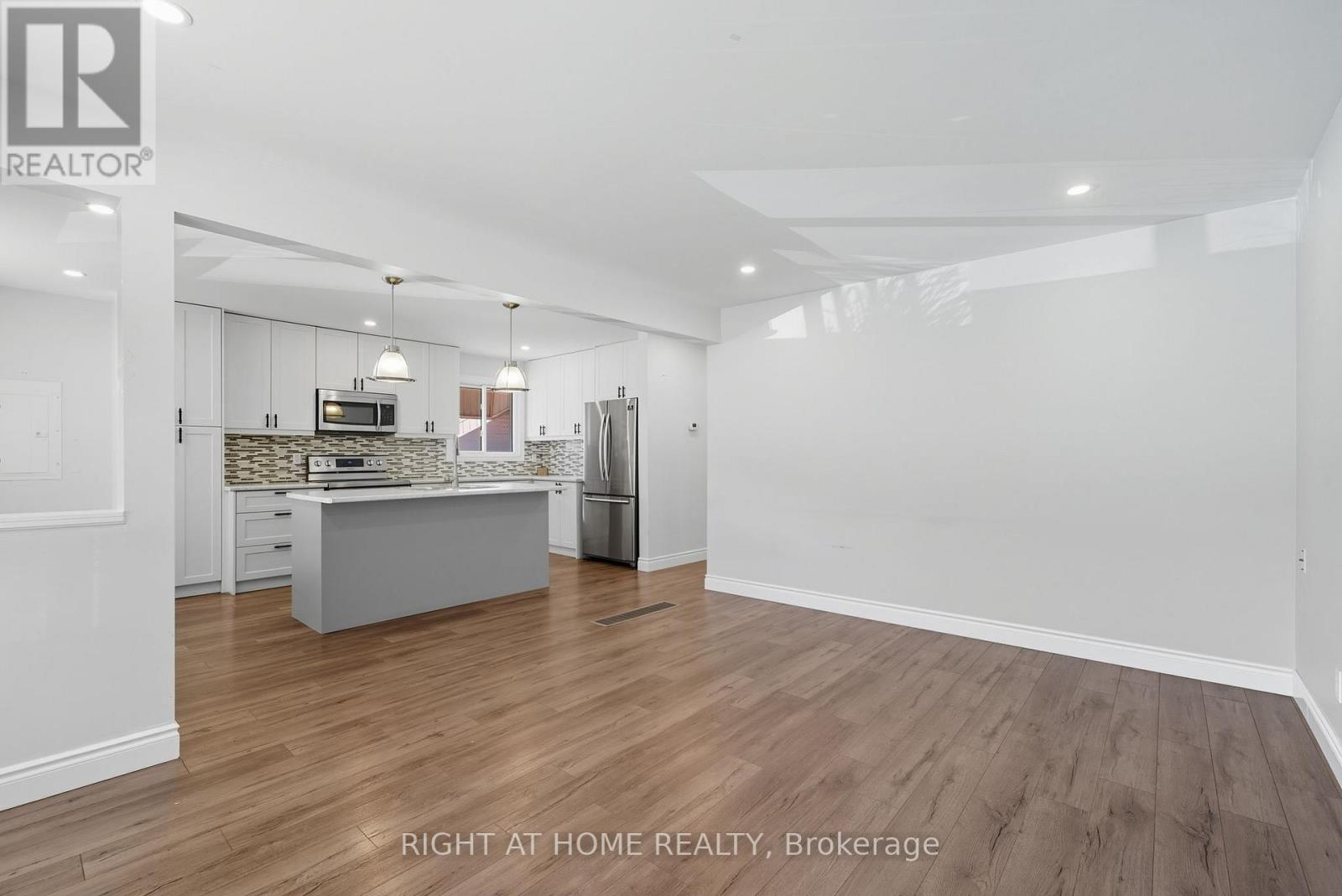340 Grandview Street S, Oshawa, Ontario  L1H 7C7 - Photo 7 - E12446426