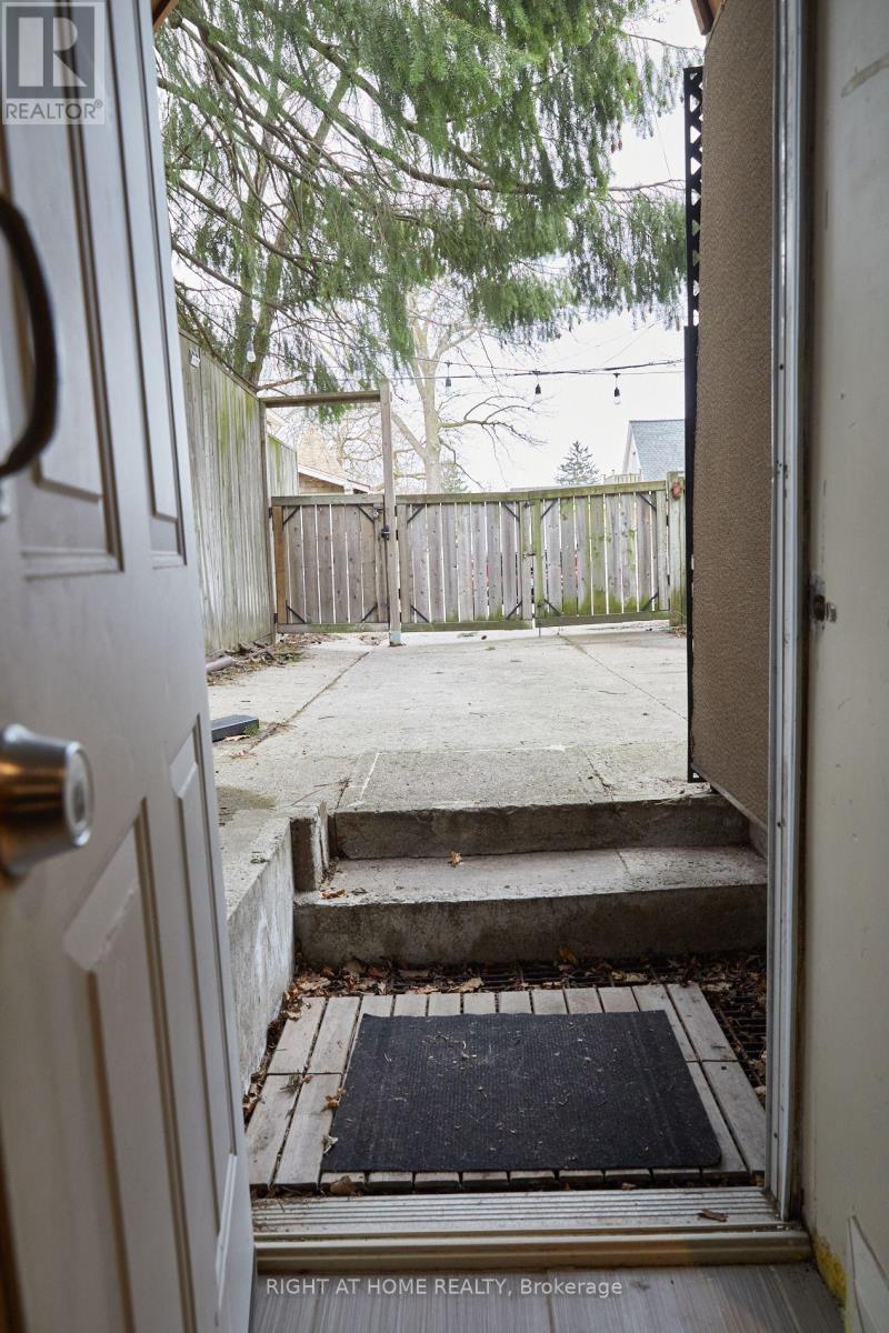 Rear - 1547 Kingston Road, Toronto, Ontario  M1N 1R9 - Photo 15 - E12446450