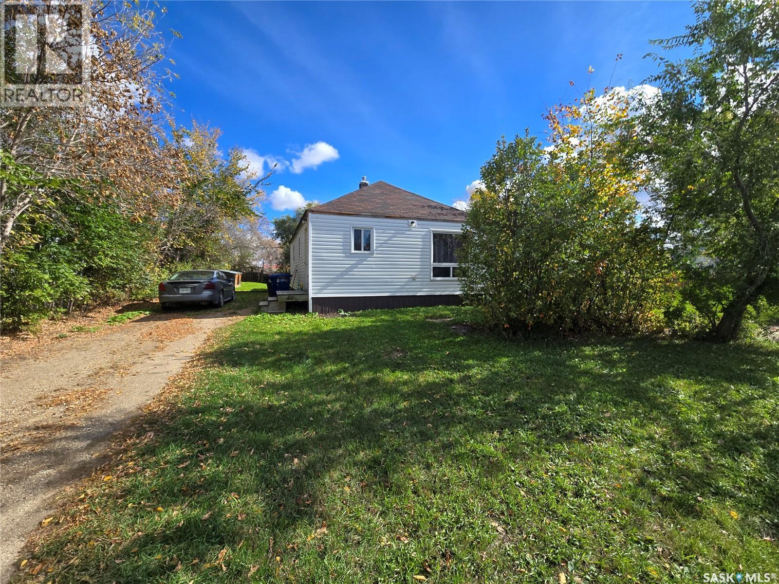 49 Newcombe STREET, Manor, Saskatchewan