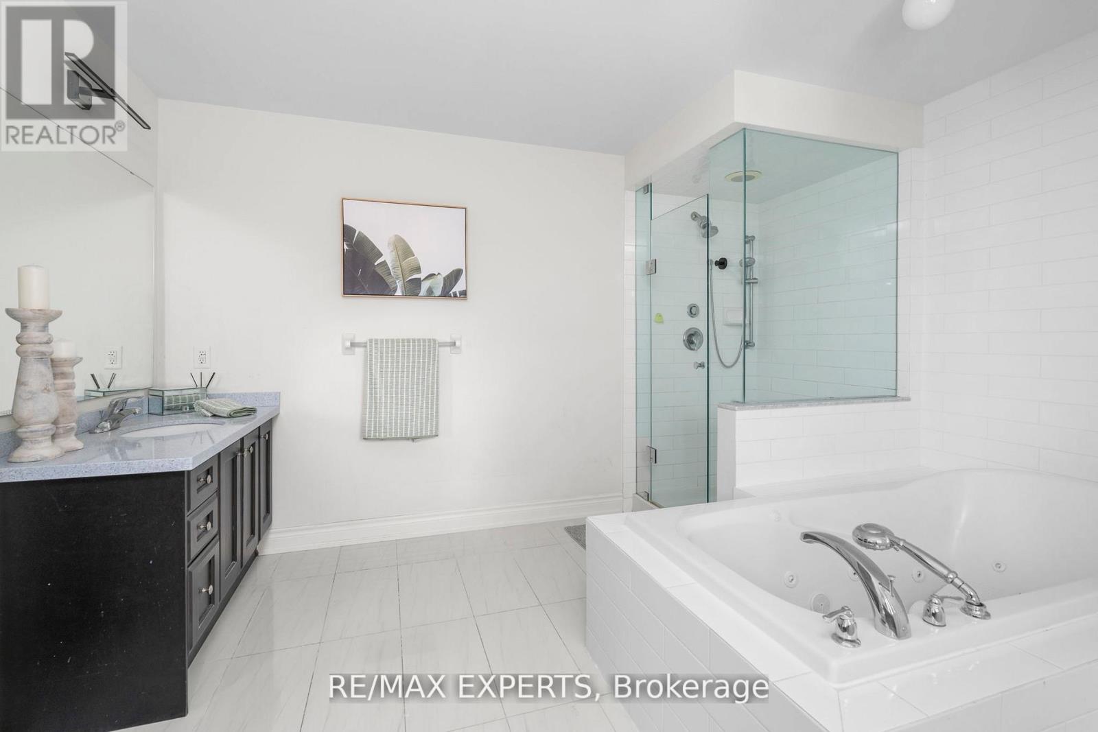 72 Foshan Avenue, Markham (Berczy), Ontario  L6C 0P8 - Photo 23 - N12381943