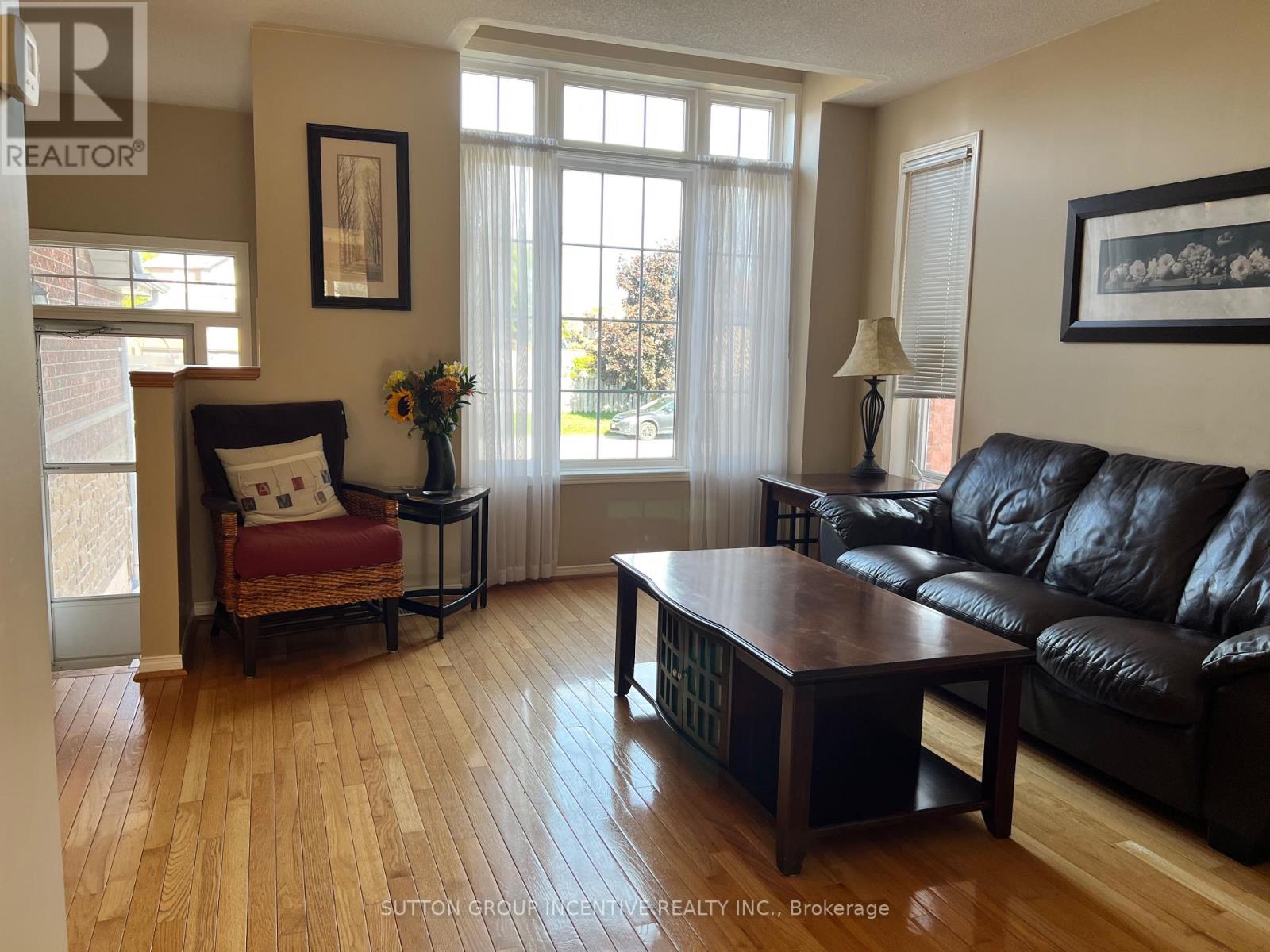 49 Felt Crescent, Barrie, Ontario  L4N 8V1 - Photo 13 - S12446169