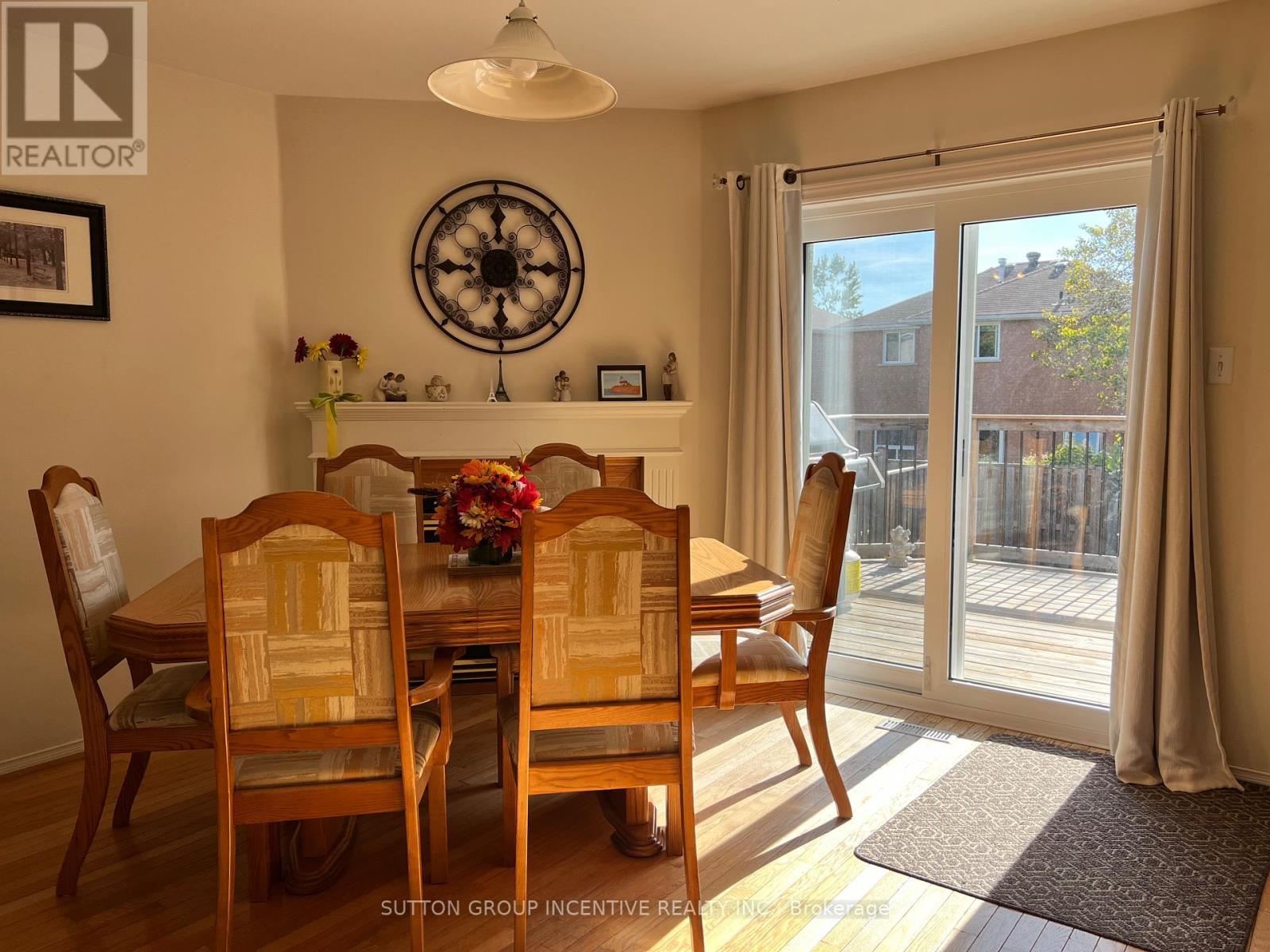 49 Felt Crescent, Barrie, Ontario  L4N 8V1 - Photo 14 - S12446169