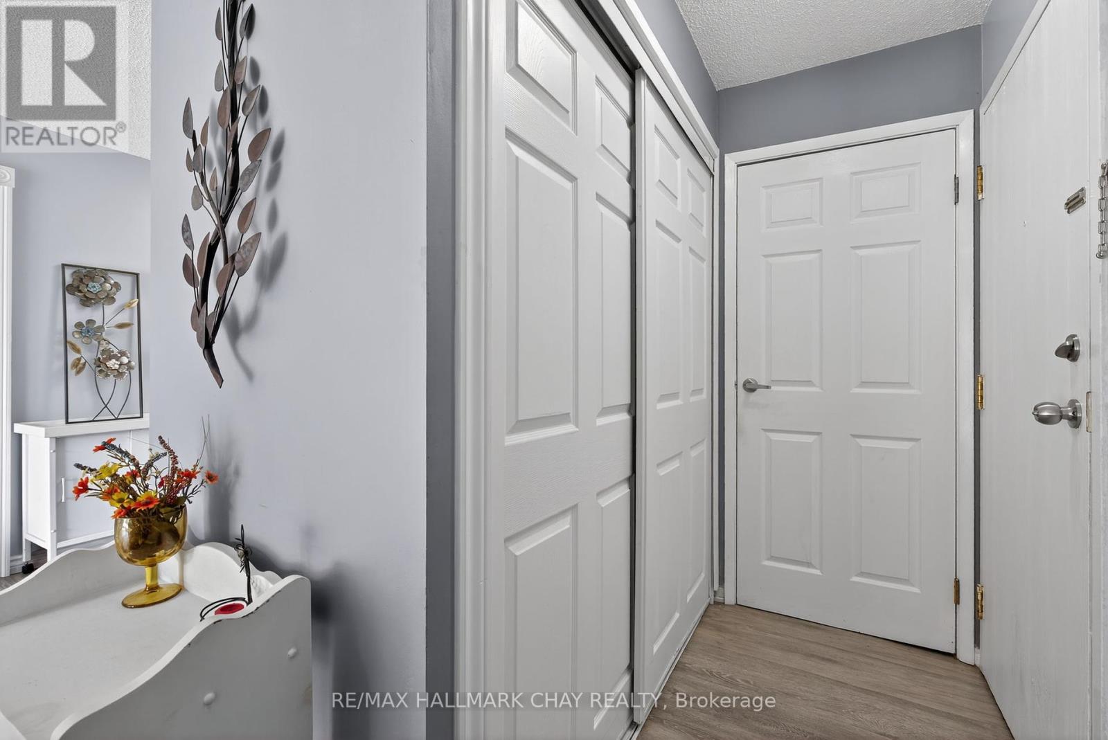 B4 - 179 Edgehill Drive, Barrie, Ontario  L4N 1L9 - Photo 5 - S12313084