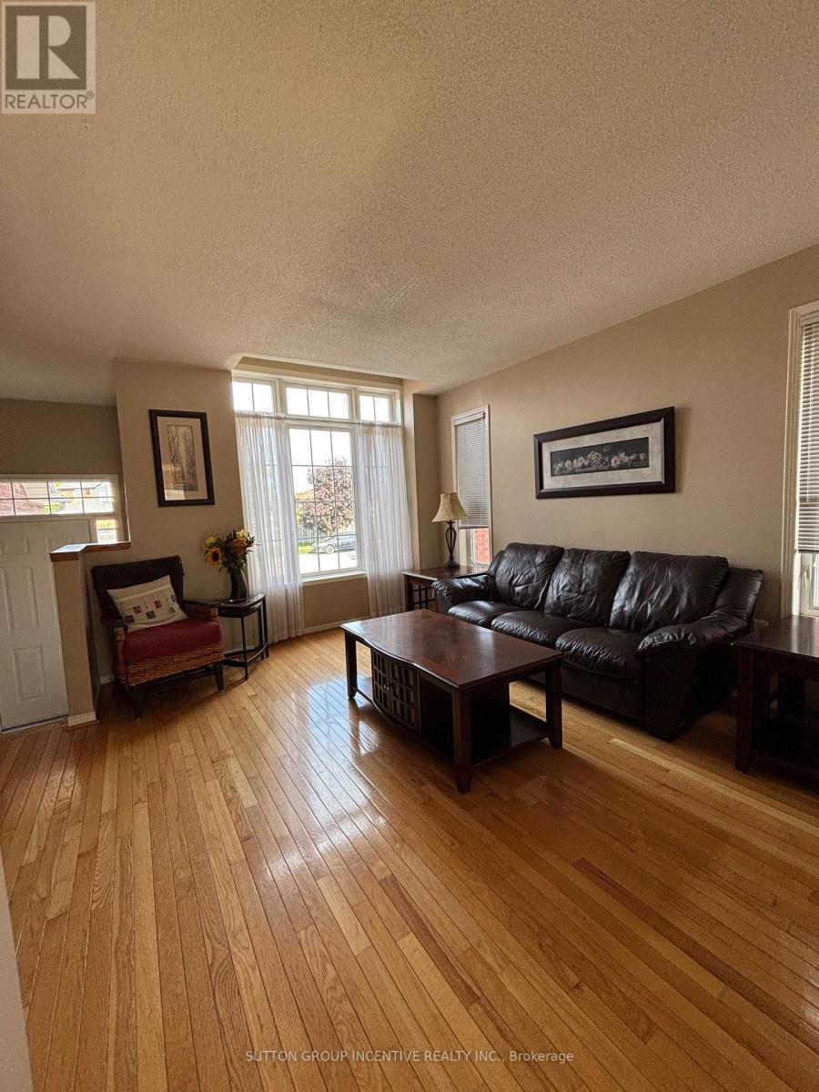 49 Felt Crescent, Barrie, Ontario  L4N 8V1 - Photo 12 - S12446169