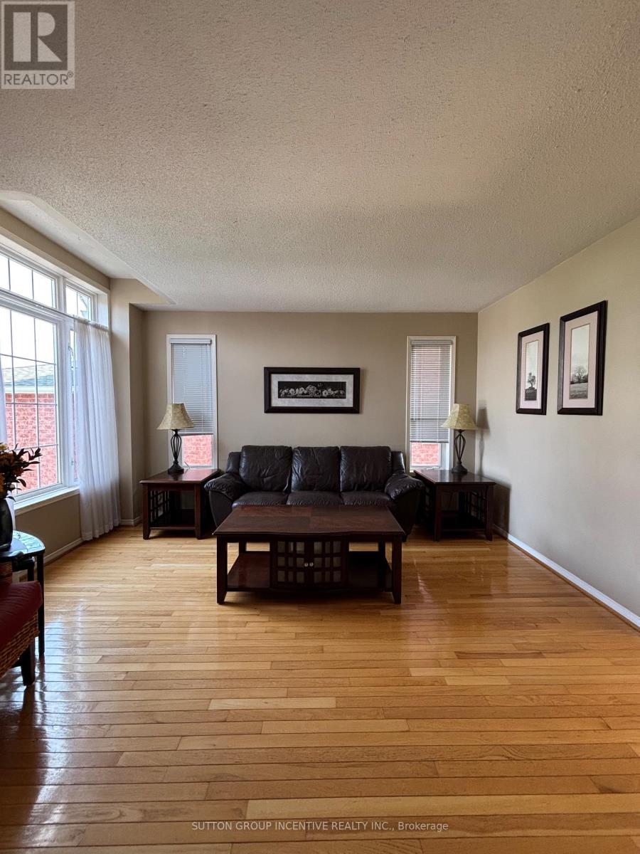 49 Felt Crescent, Barrie, Ontario  L4N 8V1 - Photo 11 - S12446169