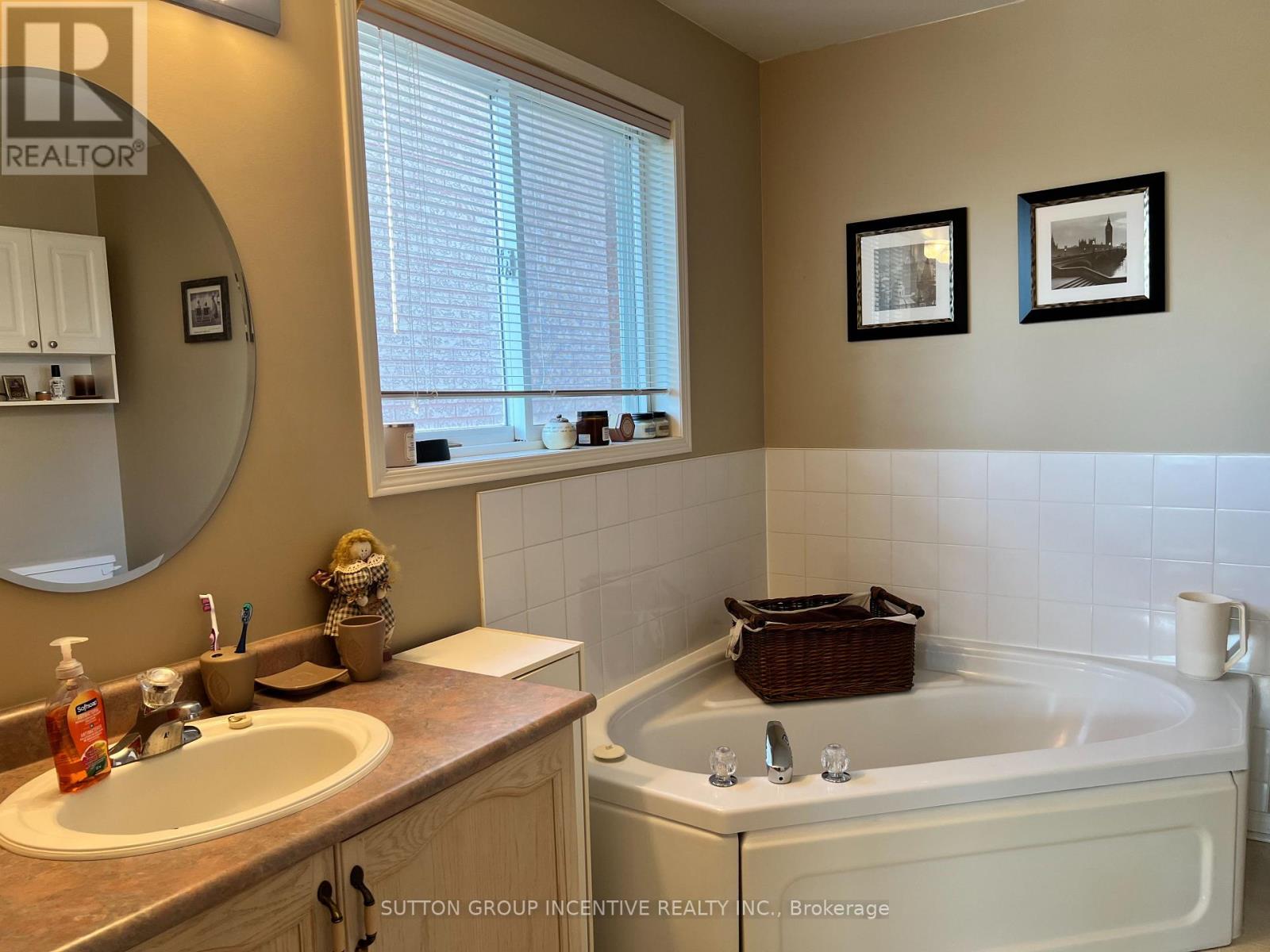 49 Felt Crescent, Barrie, Ontario  L4N 8V1 - Photo 30 - S12446169