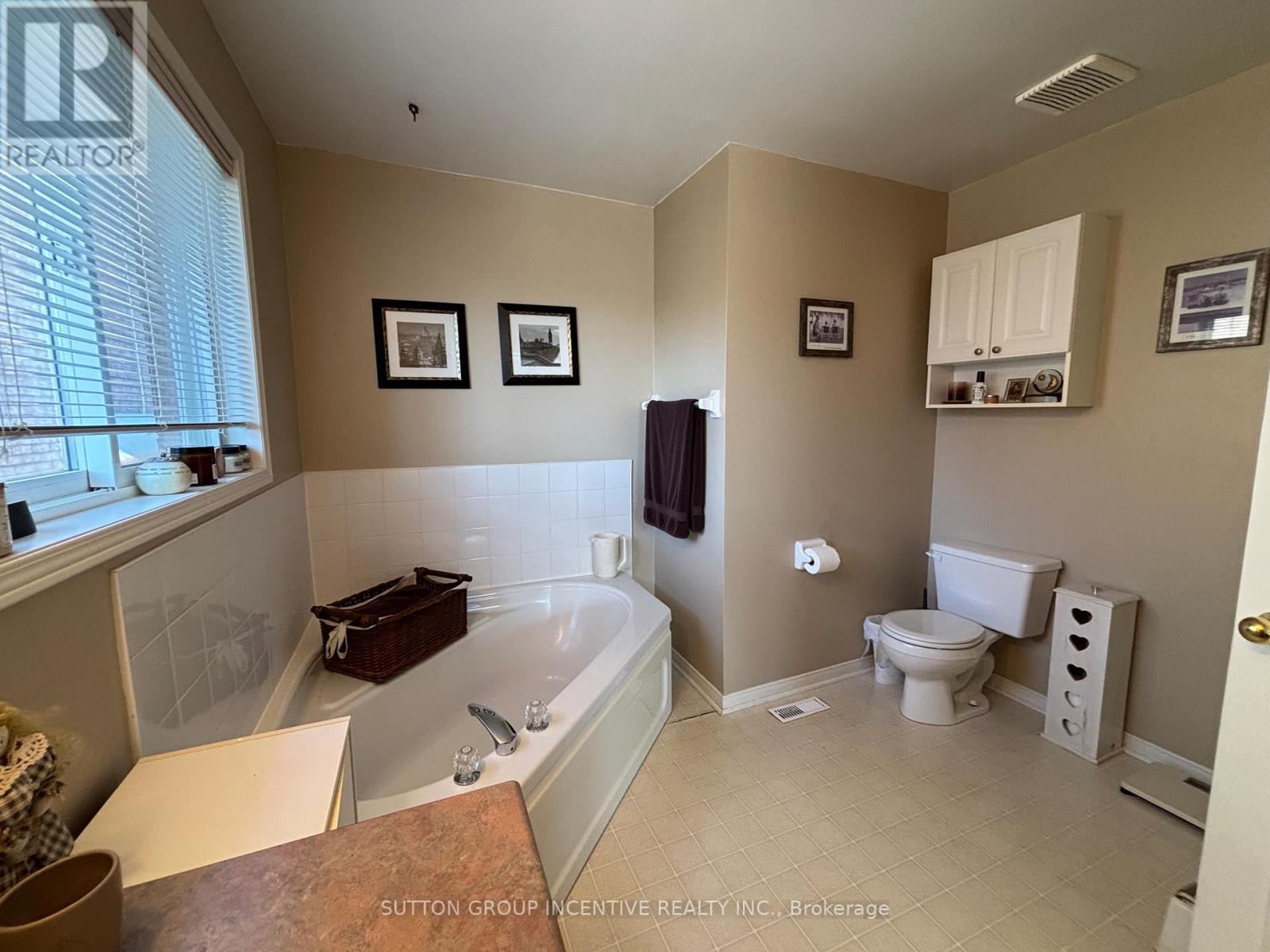 49 Felt Crescent, Barrie, Ontario  L4N 8V1 - Photo 31 - S12446169