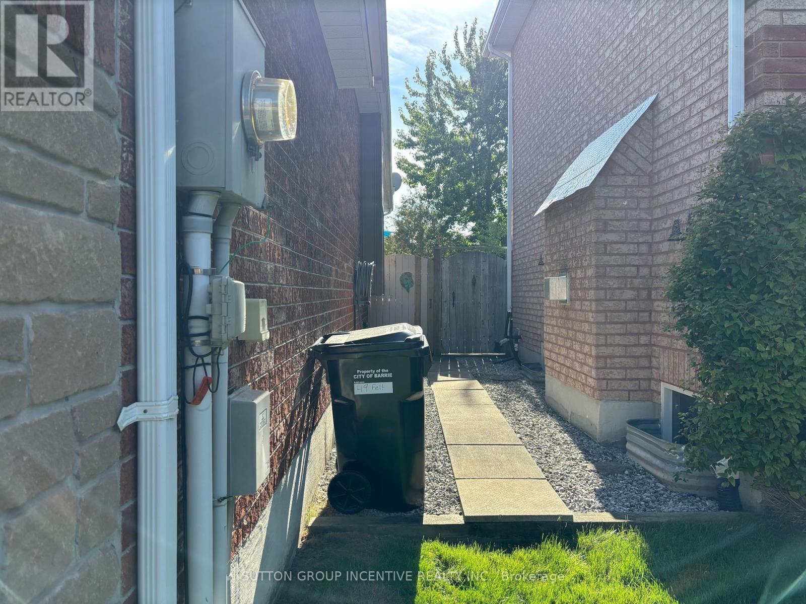 49 Felt Crescent, Barrie, Ontario  L4N 8V1 - Photo 4 - S12446169