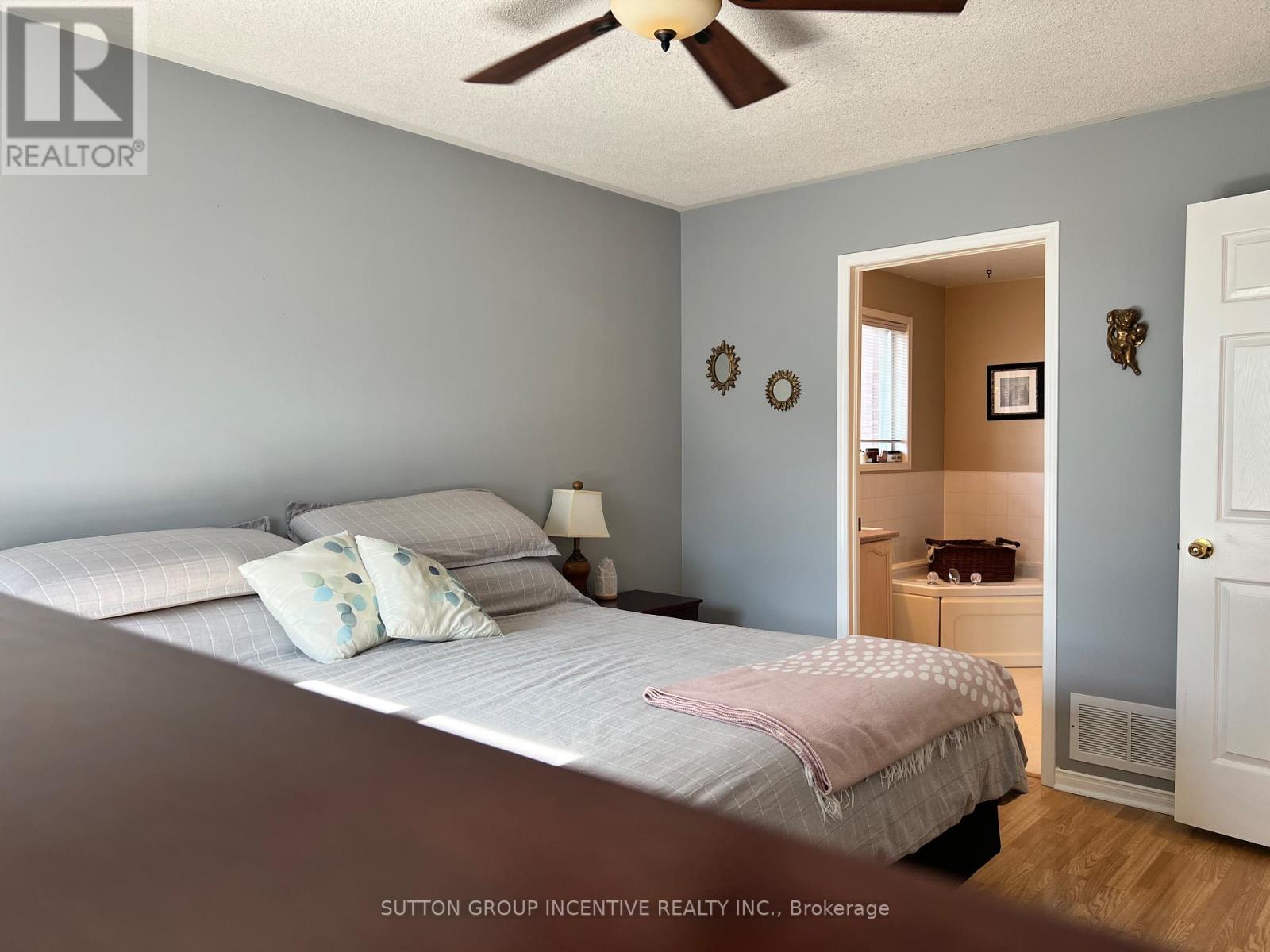 49 Felt Crescent, Barrie, Ontario  L4N 8V1 - Photo 24 - S12446169