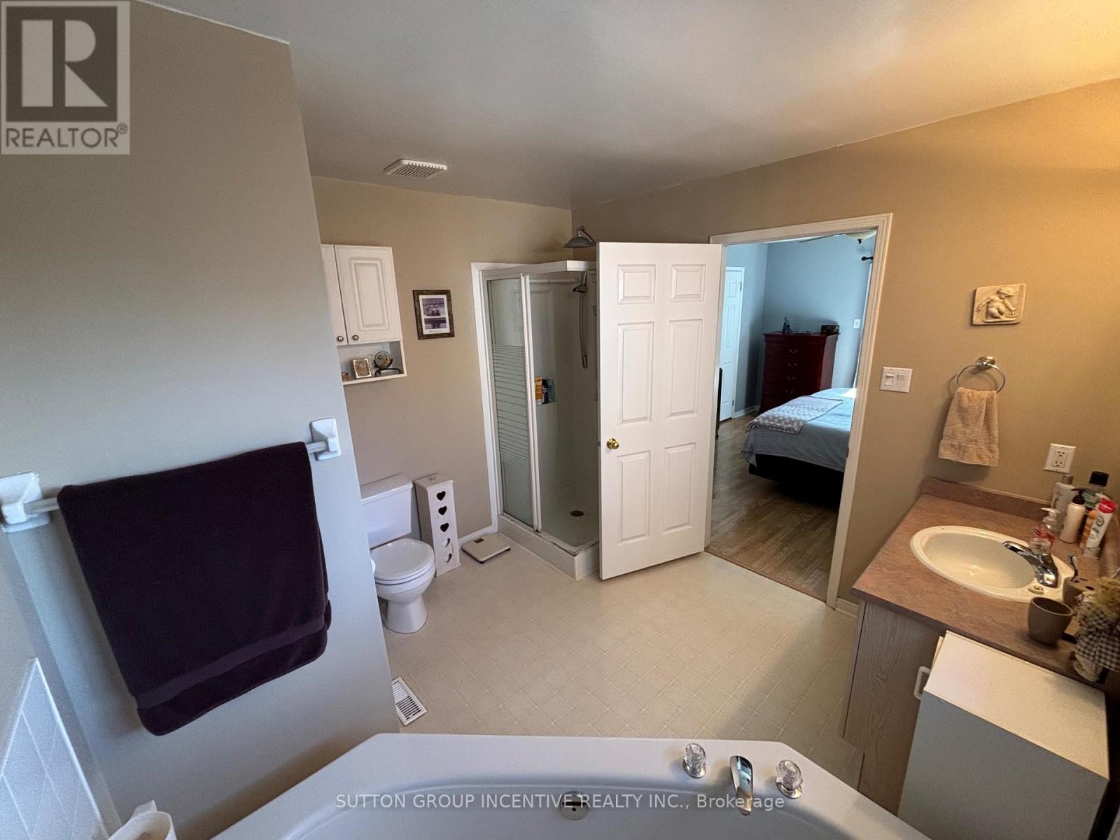 49 Felt Crescent, Barrie, Ontario  L4N 8V1 - Photo 29 - S12446169