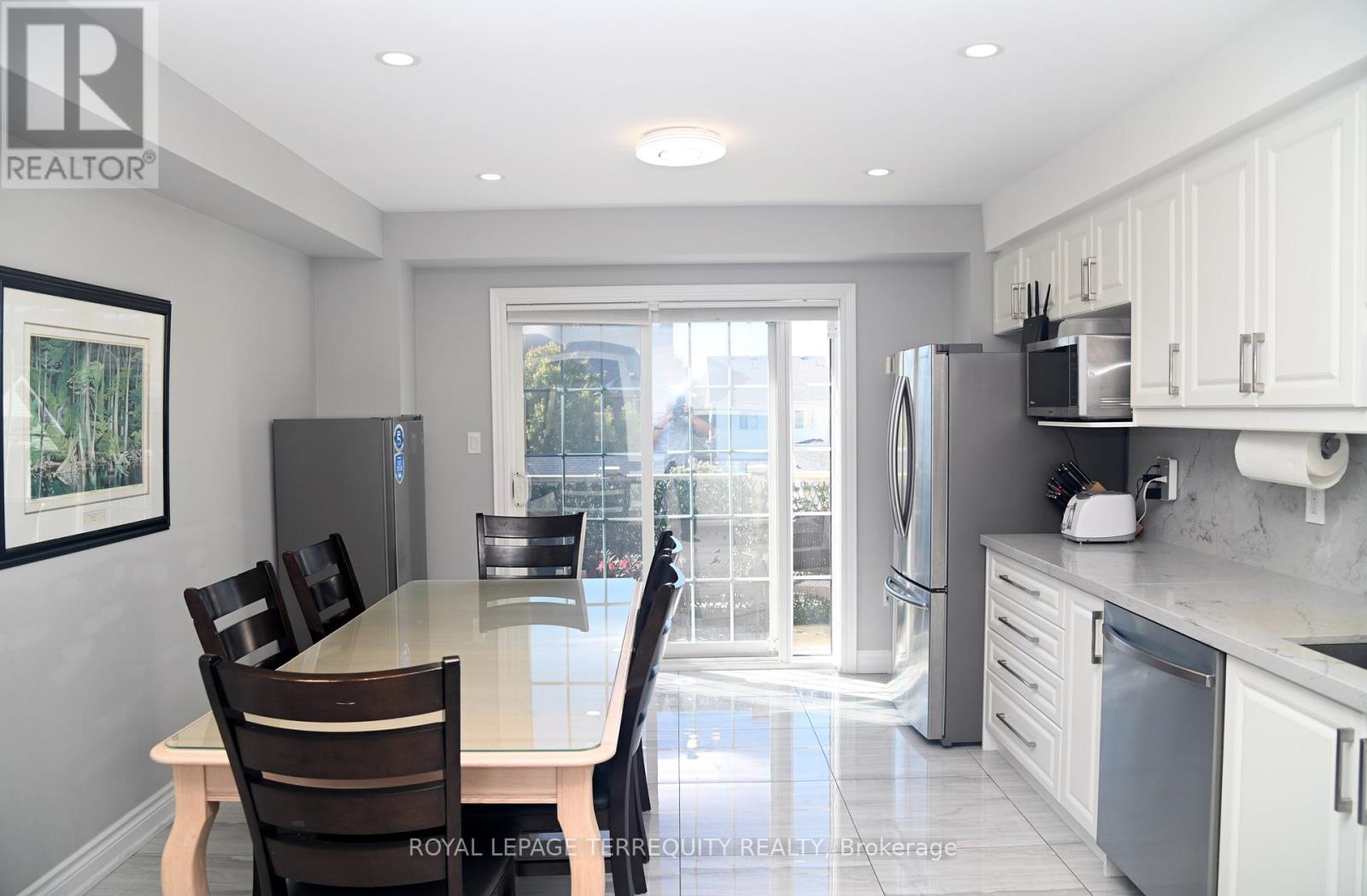 2753 Bur Oak Avenue, Markham, Ontario  L6B 1C8 - Photo 4 - N12446299