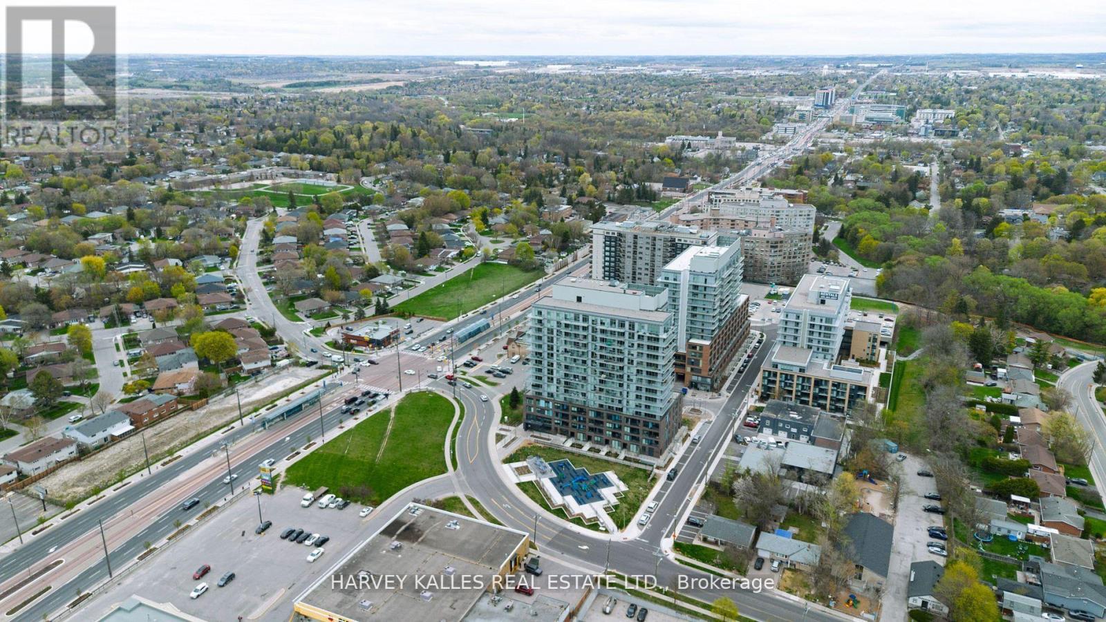 305 - 185 Deerfield Road, Newmarket, Ontario  L3Y 0G7 - Photo 2 - N12446363