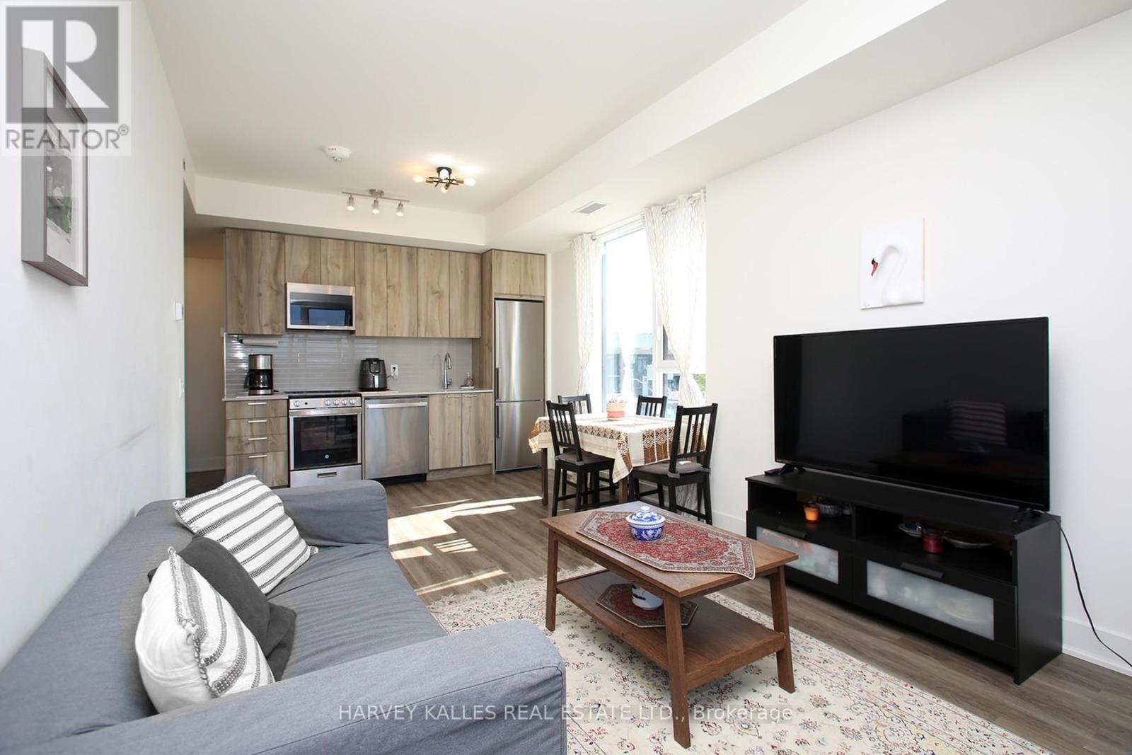 305 - 185 Deerfield Road, Newmarket, Ontario  L3Y 0G7 - Photo 6 - N12446363