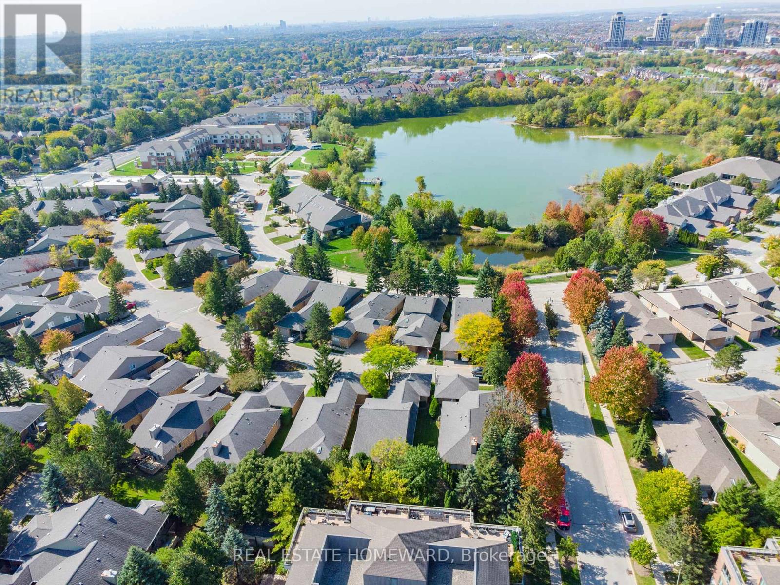 11 Loon Harbour Way, Markham, Ontario  L6E 1B4 - Photo 34 - N12446369