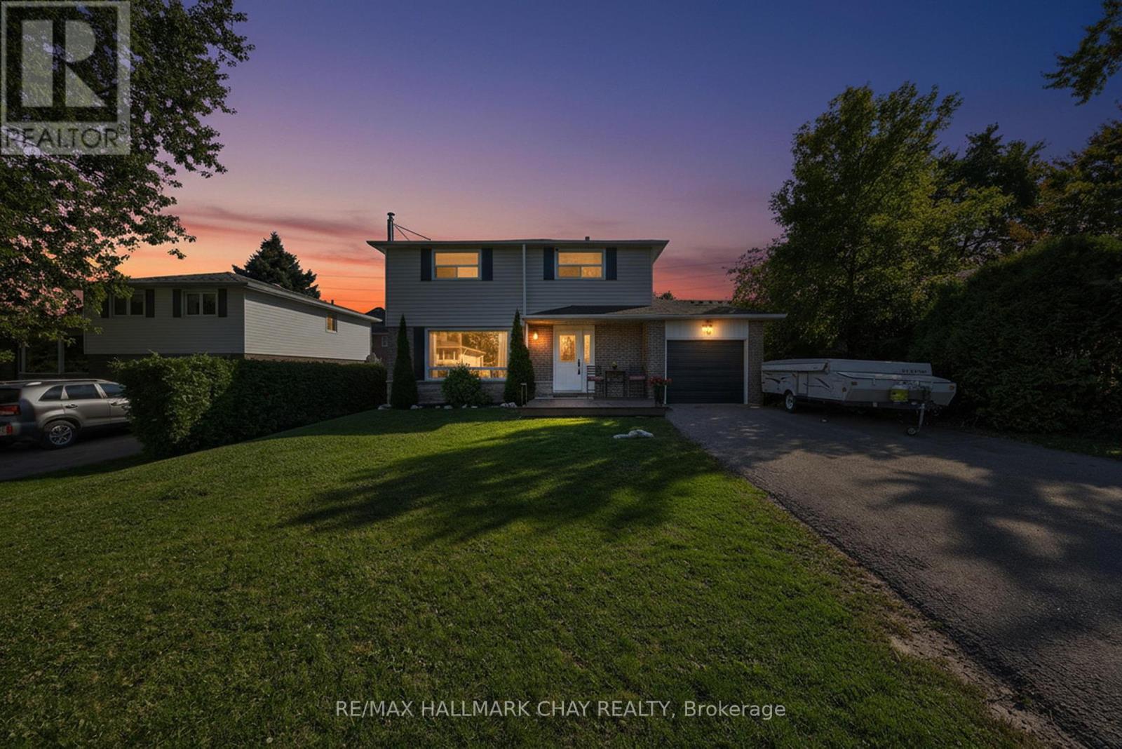 49 Brown Street, New Tecumseth, Ontario  L0G 1W0 - Photo 2 - N12446390