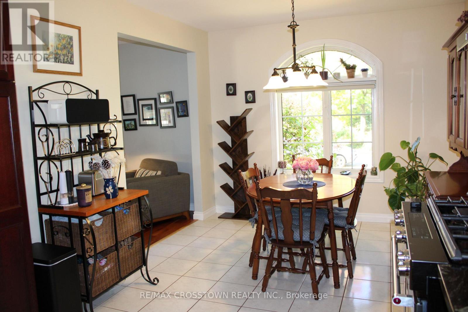 47 Pine Park Boulevard, Adjala-Tosorontio (Everett), Ontario  L0M 1J0 - Photo 11 - N12446422