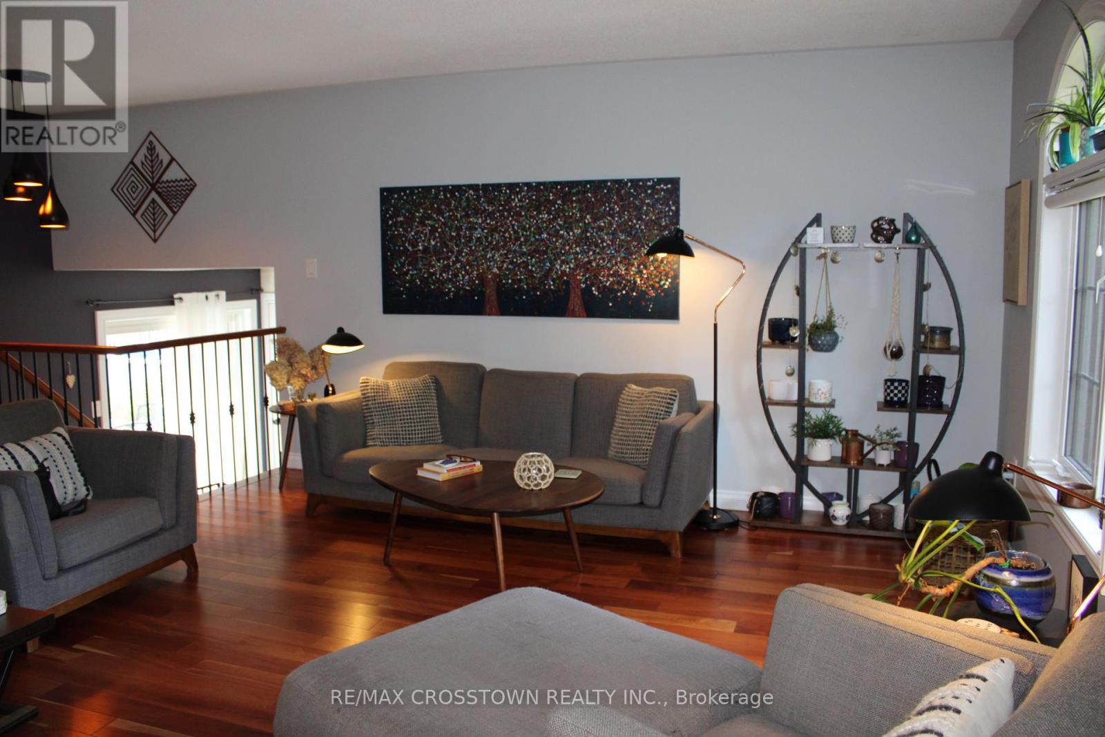 47 Pine Park Boulevard, Adjala-Tosorontio (Everett), Ontario  L0M 1J0 - Photo 7 - N12446422