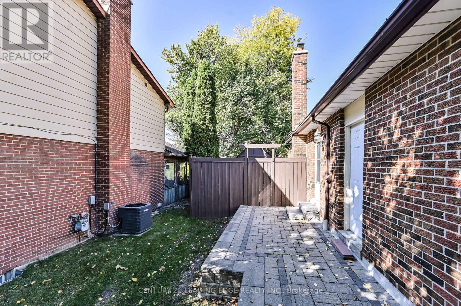 50 Sir Gawaine Place, Markham (Markham Village), Ontario  L3P 3A2 - Photo 39 - N12446429