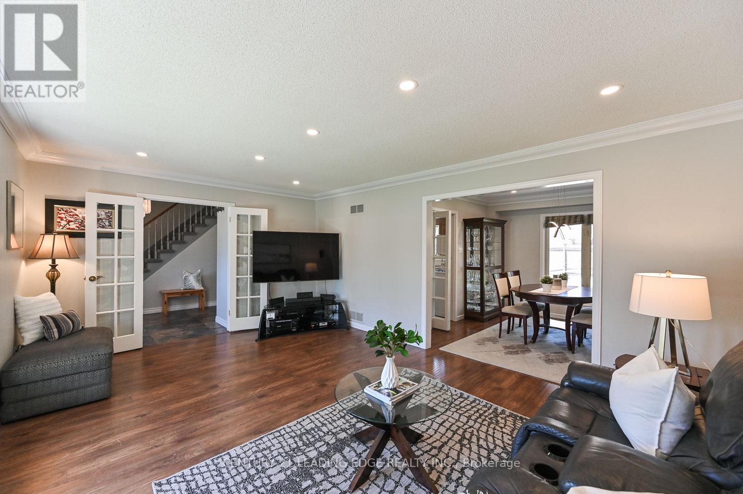 50 Sir Gawaine Place, Markham (Markham Village), Ontario  L3P 3A2 - Photo 9 - N12446429