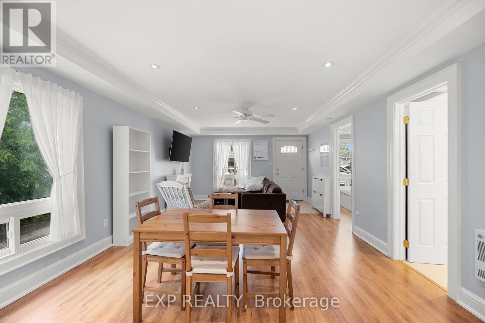 156 Beach Road, Georgina (Keswick North), Ontario  L4P 2L7 - Photo 12 - N12446431