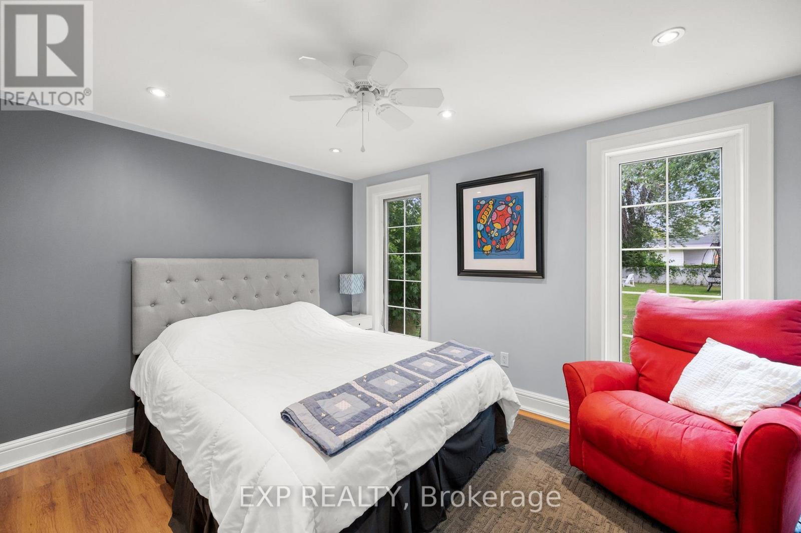 156 Beach Road, Georgina (Keswick North), Ontario  L4P 2L7 - Photo 17 - N12446431
