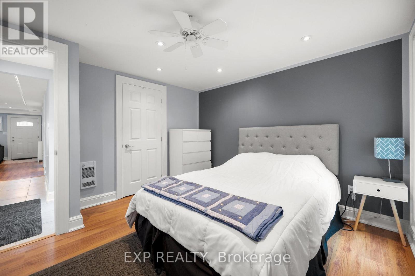 156 Beach Road, Georgina (Keswick North), Ontario  L4P 2L7 - Photo 18 - N12446431