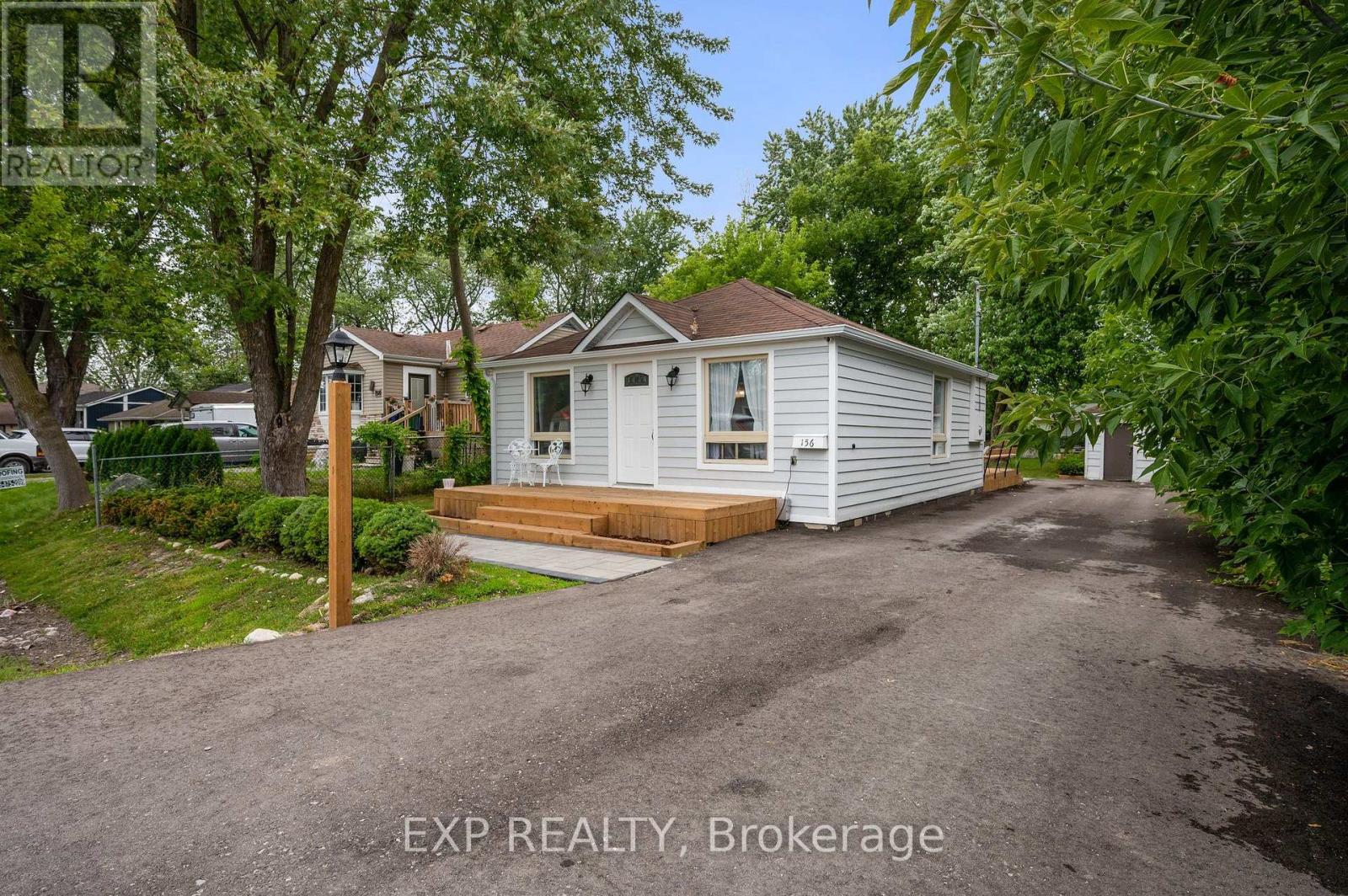 156 Beach Road, Georgina (Keswick North), Ontario  L4P 2L7 - Photo 2 - N12446431