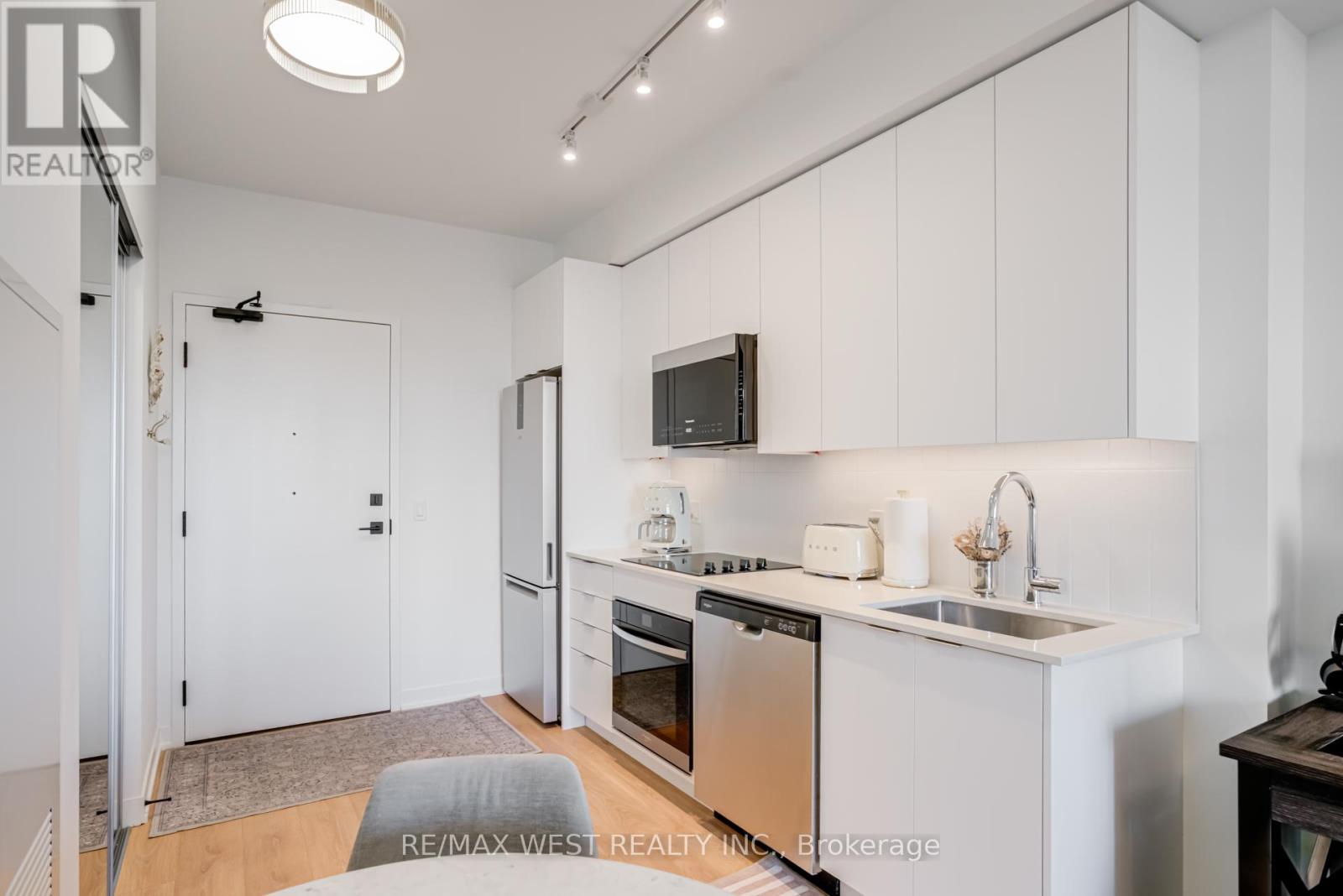 511 - 474 Caldari Road, Vaughan, Ontario  L4K 0R5 - Photo 4 - N12446441
