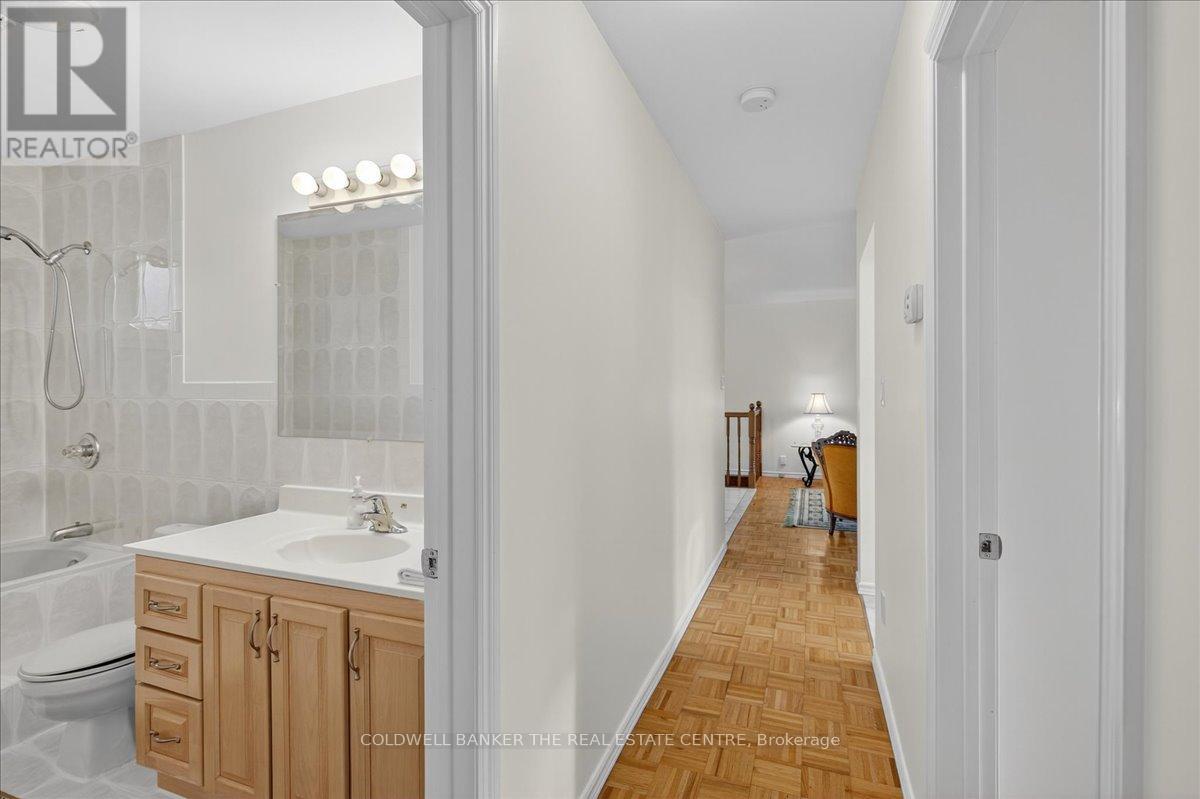 44 Glenwood Drive, Wasaga Beach, Ontario  L9Z 2K5 - Photo 24 - S12446372