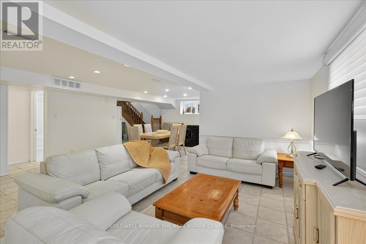 44 Glenwood Drive, Wasaga Beach, Ontario  L9Z 2K5 - Photo 39 - S12446372