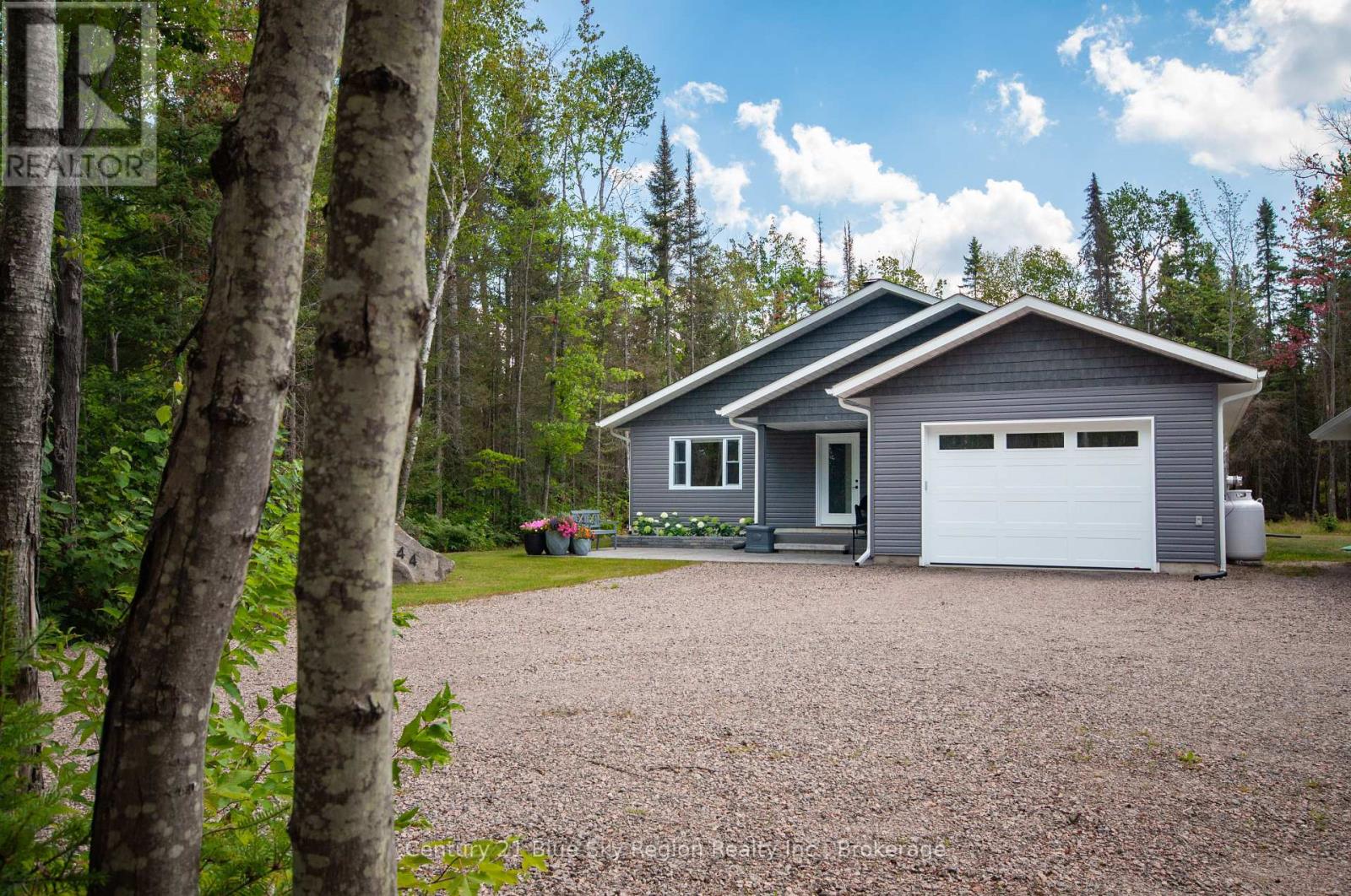 844 Macpherson Drive, East Ferris, Ontario  P0H 1K0 - Photo 4 - X12446510