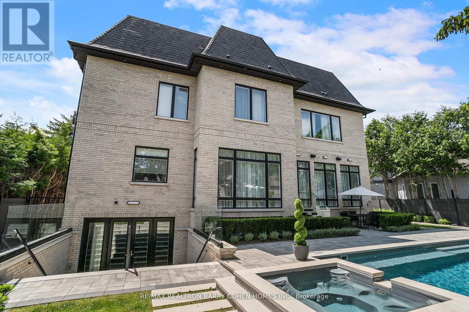61 Orlon Crescent, Richmond Hill, Ontario  L4C 6S4 - Photo 23 - N12324394