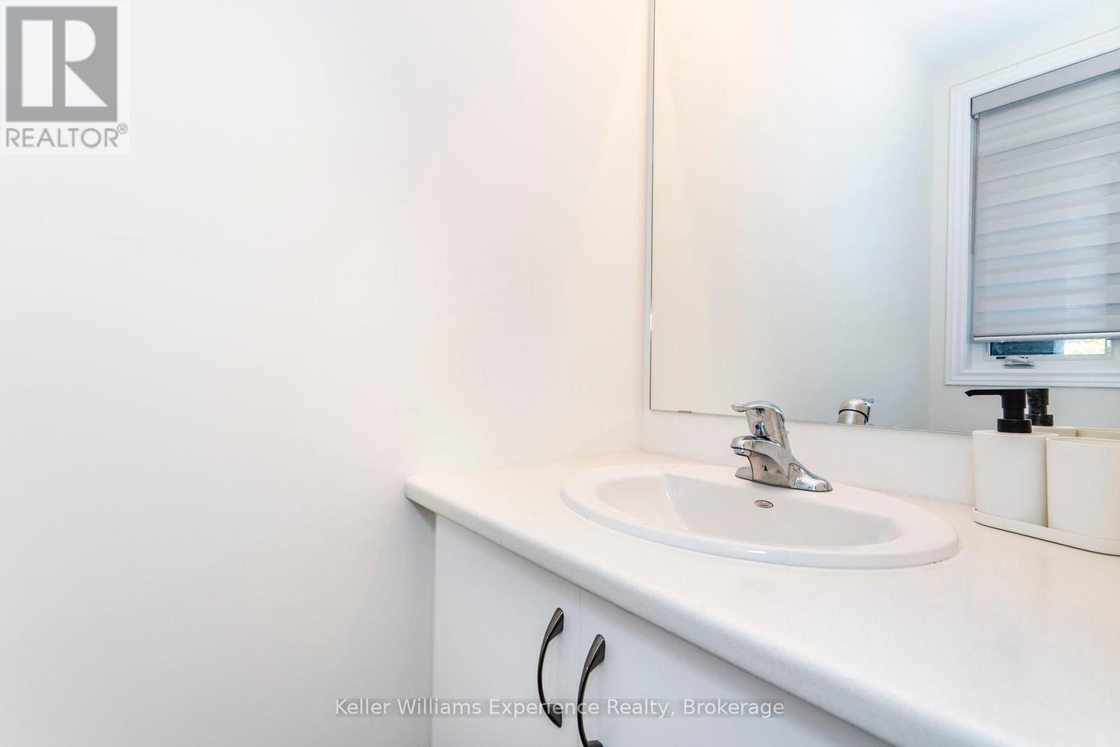 12 Durham Avenue, Barrie, Ontario  L9J 0W7 - Photo 20 - S12446538