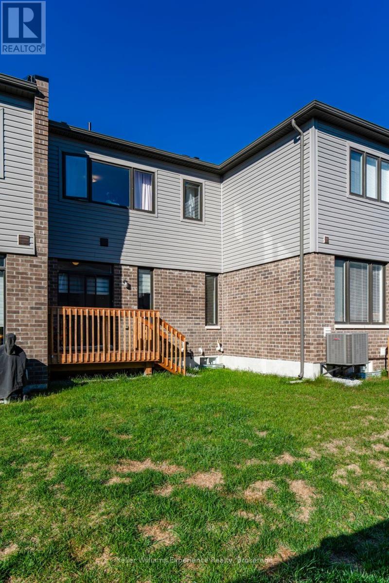 12 Durham Avenue, Barrie, Ontario  L9J 0W7 - Photo 33 - S12446538