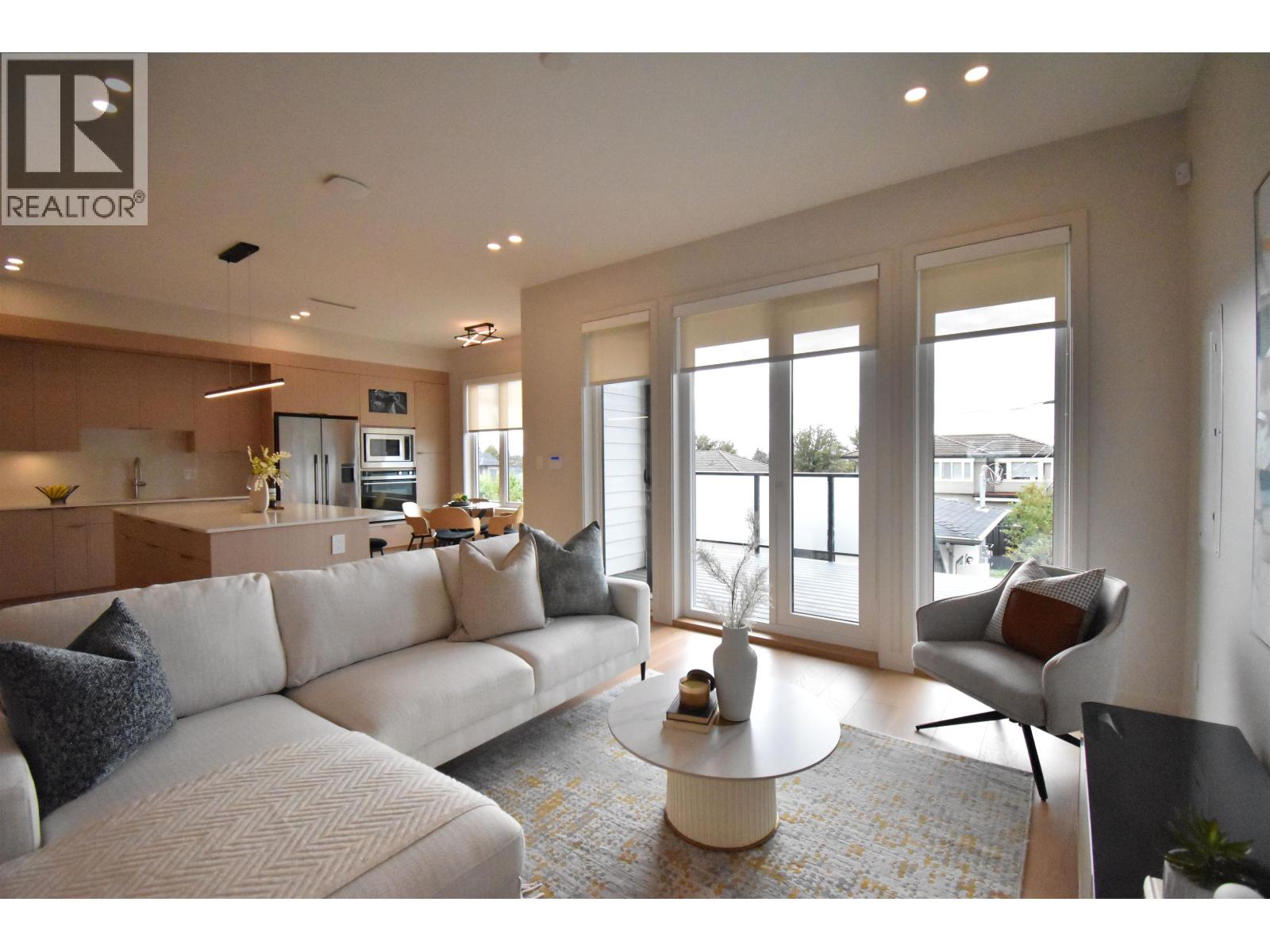 6250 Kitchener Street, Burnaby, British Columbia  V5B 2J4 - Photo 10 - R3035145