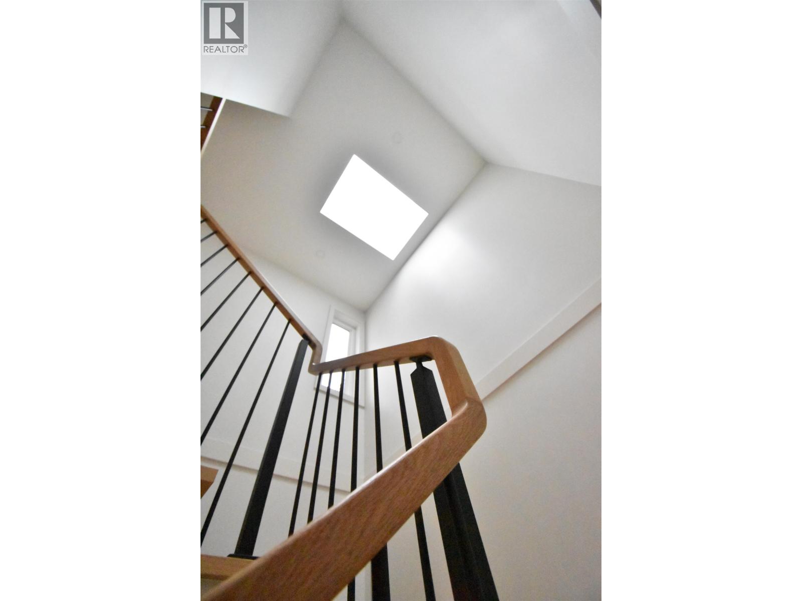 6250 Kitchener Street, Burnaby, British Columbia  V5B 2J4 - Photo 17 - R3035145