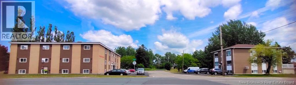 10 & 15 Lindsay Street, Bathurst, New Brunswick