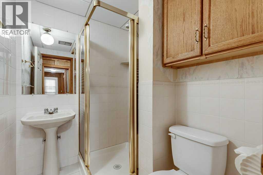 16 Ridgegate Way Sw, Airdrie, Alberta  T4B 1B1 - Photo 22 - A2261111