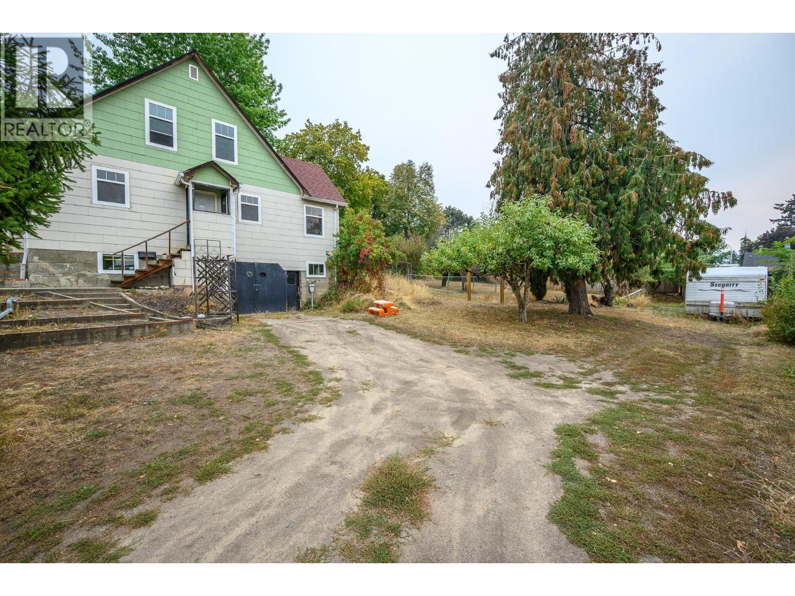 2004 37 Avenue, Vernon, British Columbia  V1T 2X1 - Photo 12 - 10364619