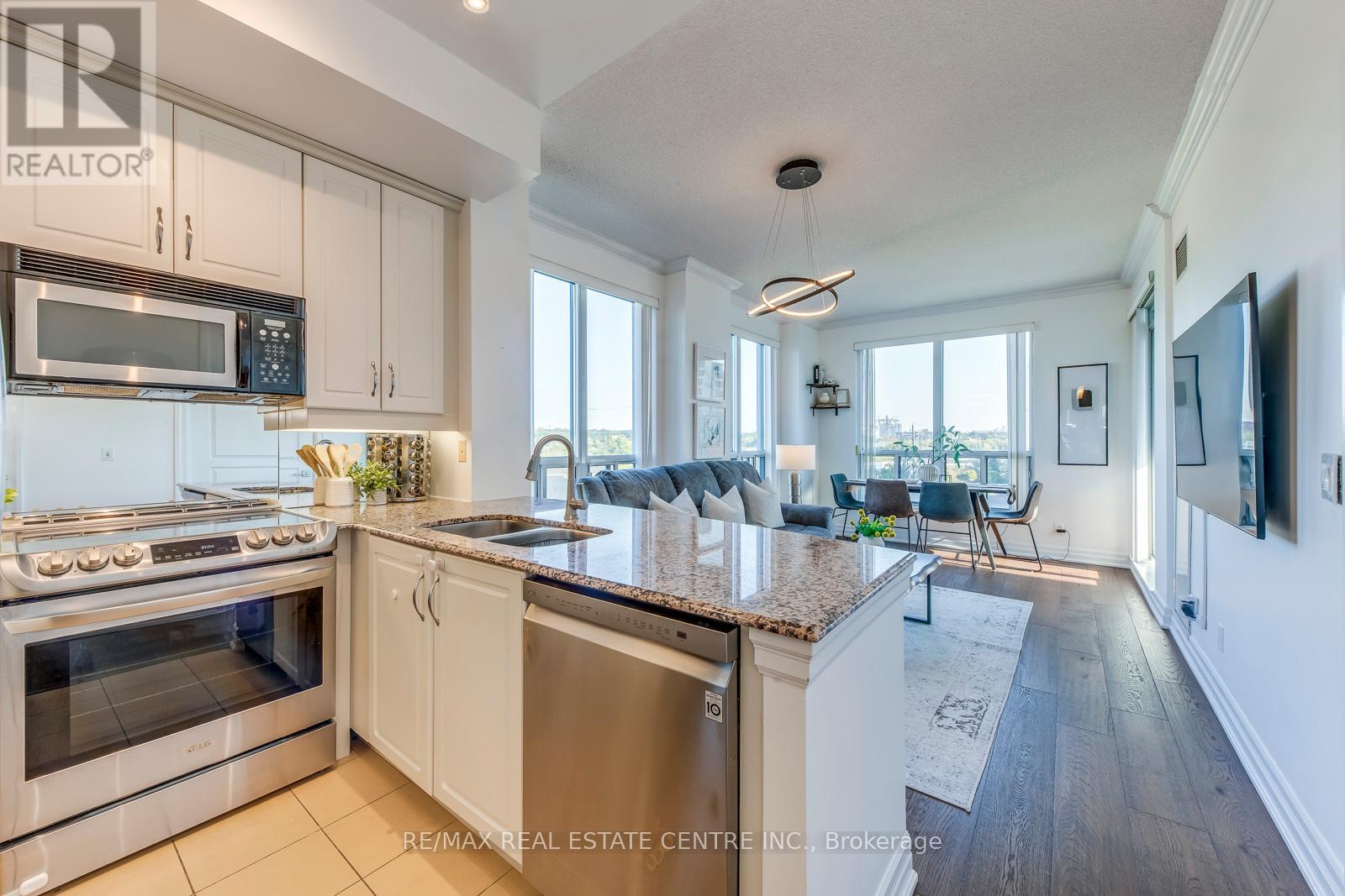 401 - 2087 Lake Shore Boulevard W, Toronto (Mimico), Ontario  M8V 4G3 - Photo 11 - W12446300