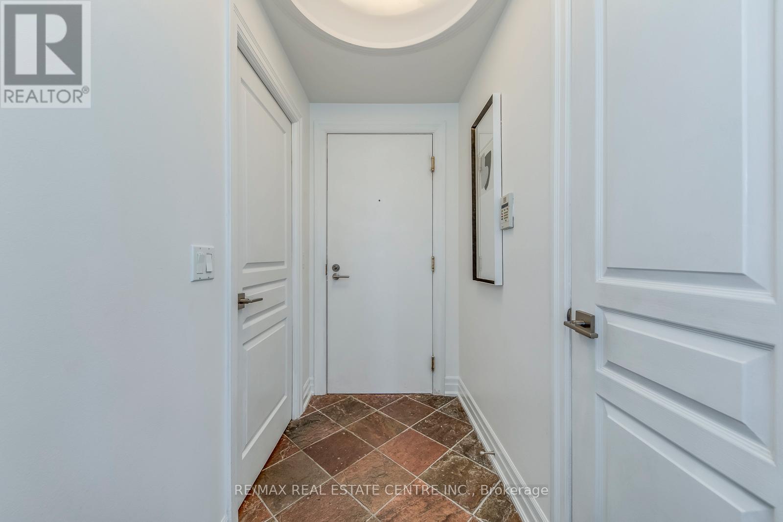 401 - 2087 Lake Shore Boulevard W, Toronto (Mimico), Ontario  M8V 4G3 - Photo 9 - W12446300