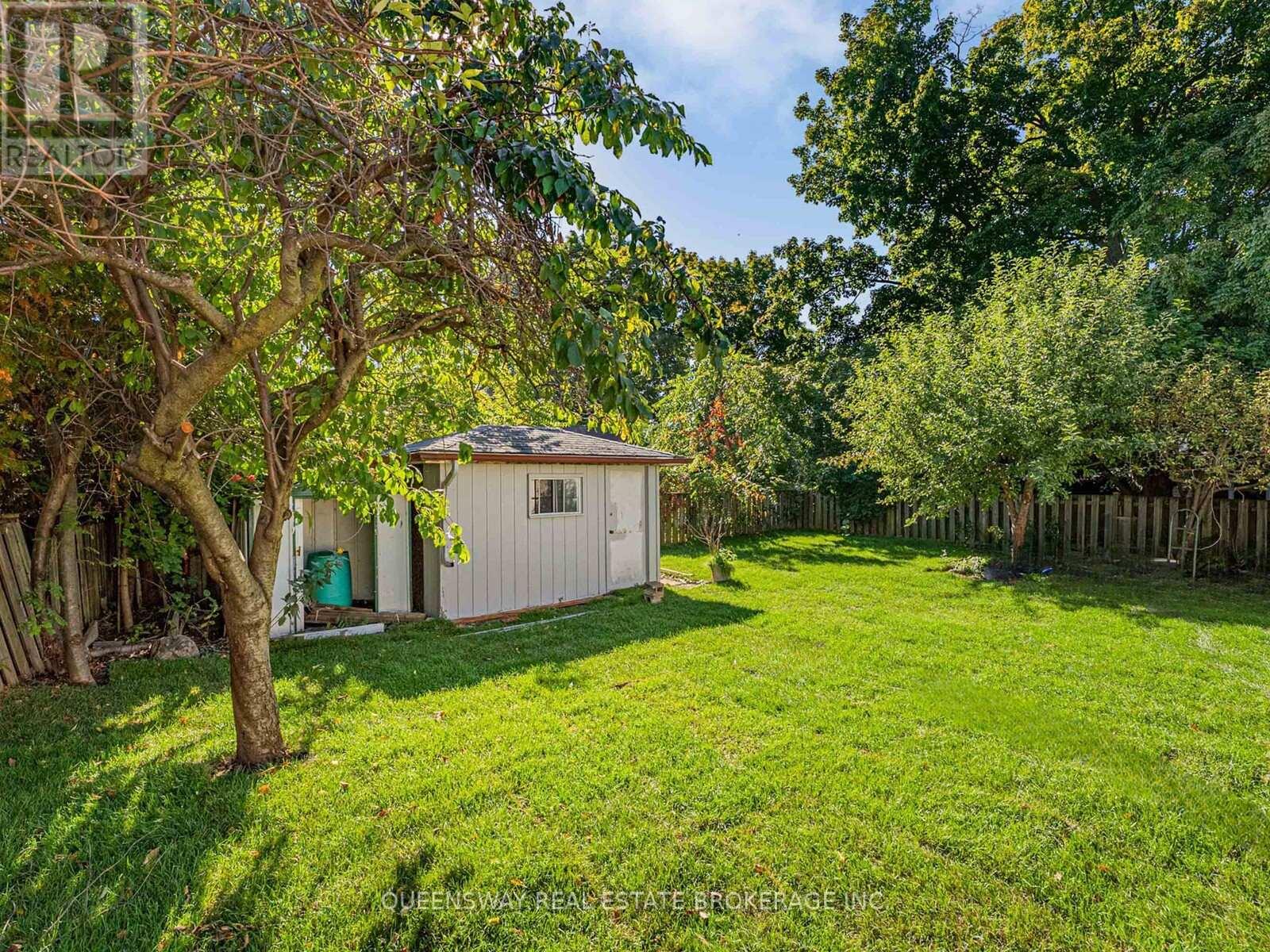 1128 Pinegrove Road, Oakville (Wo West), Ontario  L6L 2W6 - Photo 33 - W12446307