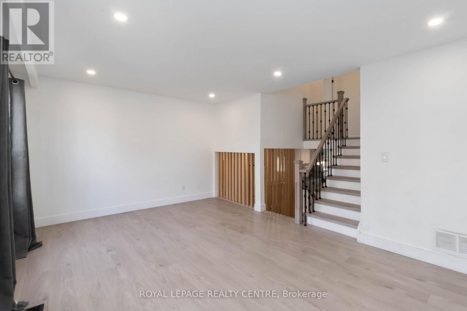 4272 Tea Garden Circle, Mississauga (Creditview), Ontario  L5B 2W8 - Photo 11 - W12446311