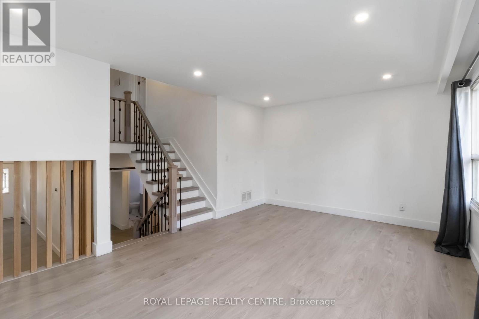 4272 Tea Garden Circle, Mississauga (Creditview), Ontario  L5B 2W8 - Photo 12 - W12446311