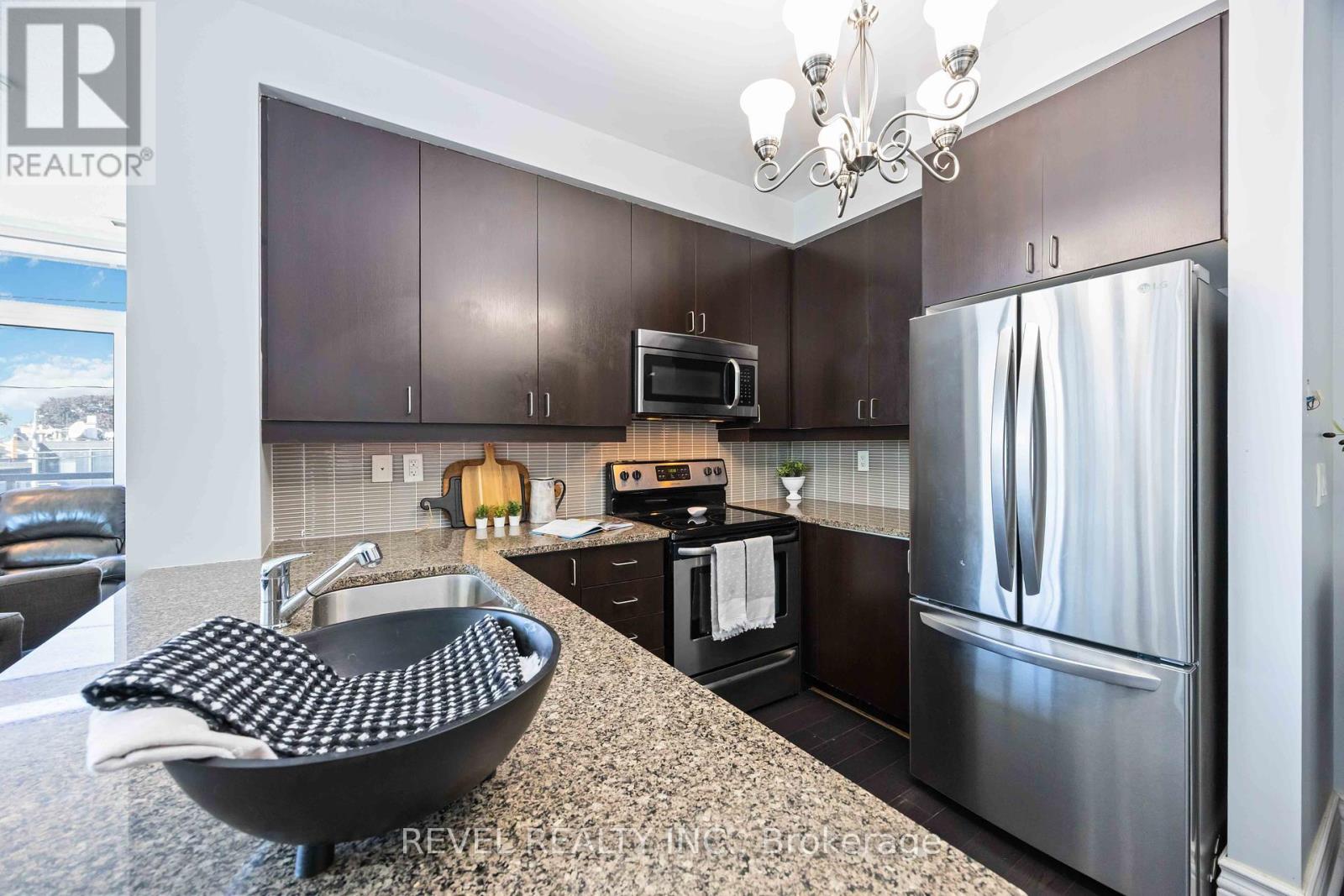 209 - 1185 The Queensway, Toronto, Ontario  M8Z 0C6 - Photo 3 - W12446324